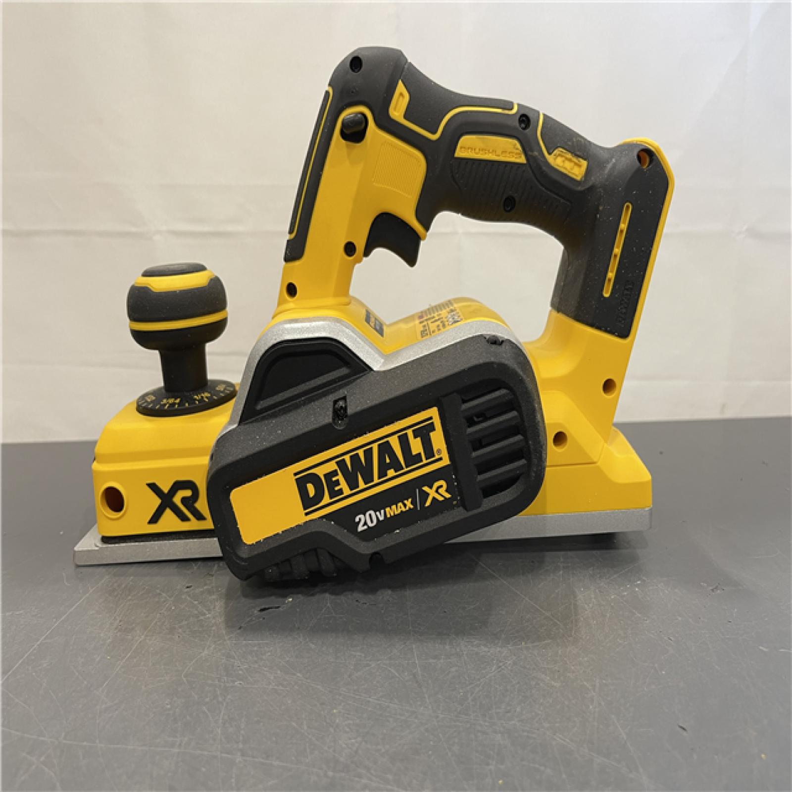 AS-IS - DEWALT 20V MAX Lithium Ion Brushless Planer