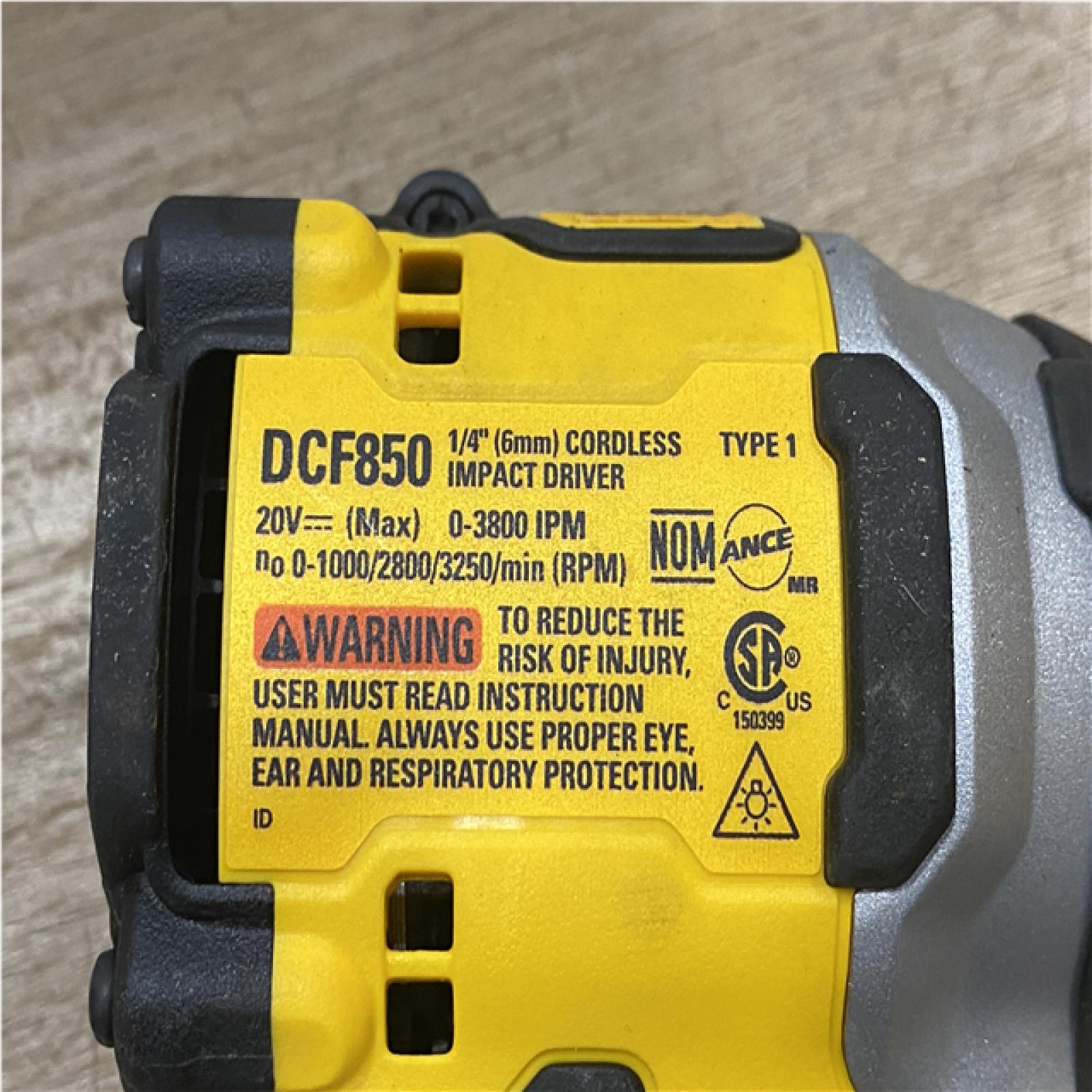 AS-IS DEWALT ATOMIC 20V MAX Lithium-Ion Cordless 1/4 in. Brushless Impact Driver Kit