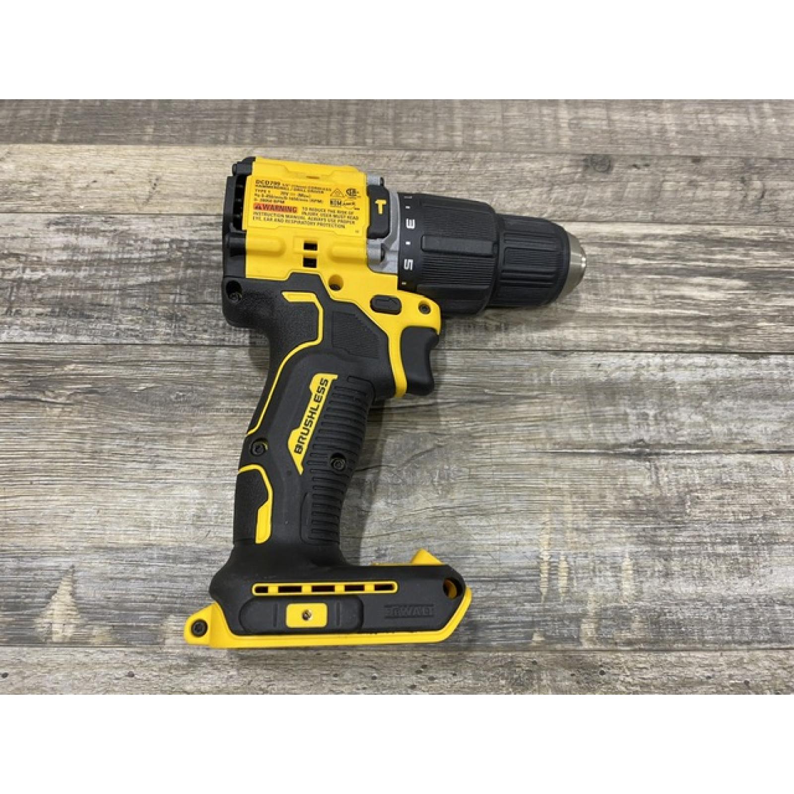 AS-IS DEWALT ATOMIC 20V Cordless 1/2 in. Compact Hammer Drill Kit