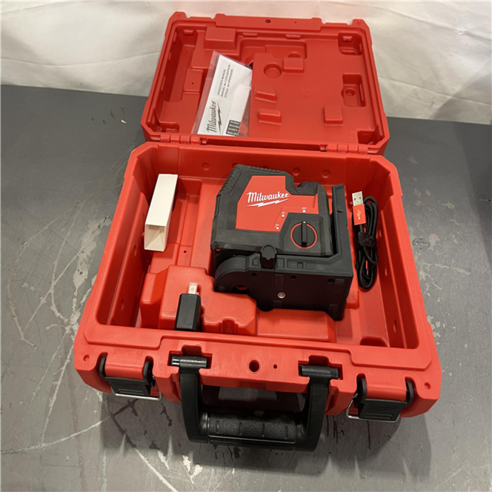 AS-IS - MILWAUKEE 100 Ft. REDLITHIUM Lithium-Ion USB Green Rechargeable Cross Line Laser Level Kit