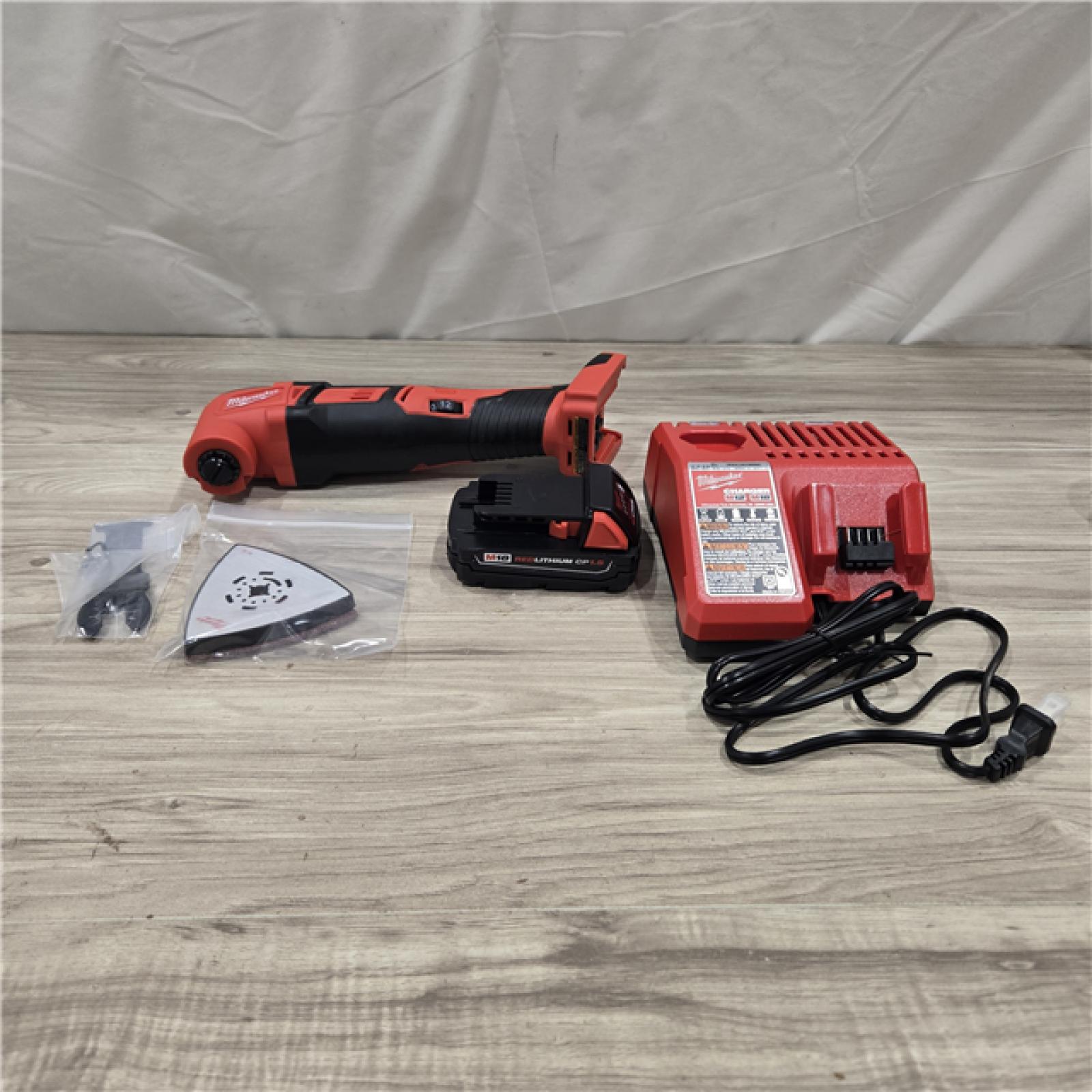 AS-IS Milwaukee 2626-21 M18 18V Cordless Oscillating Multi-Tool Kit