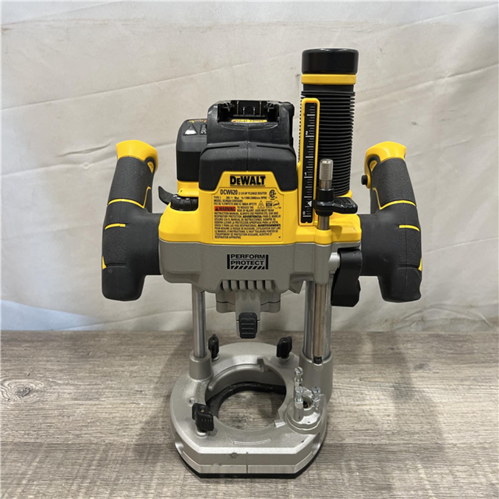 AS-IS DEWALT 20V MAX XR 2-1/4 Peak HP Brushless Cordless Plunge Router (Tool Only)