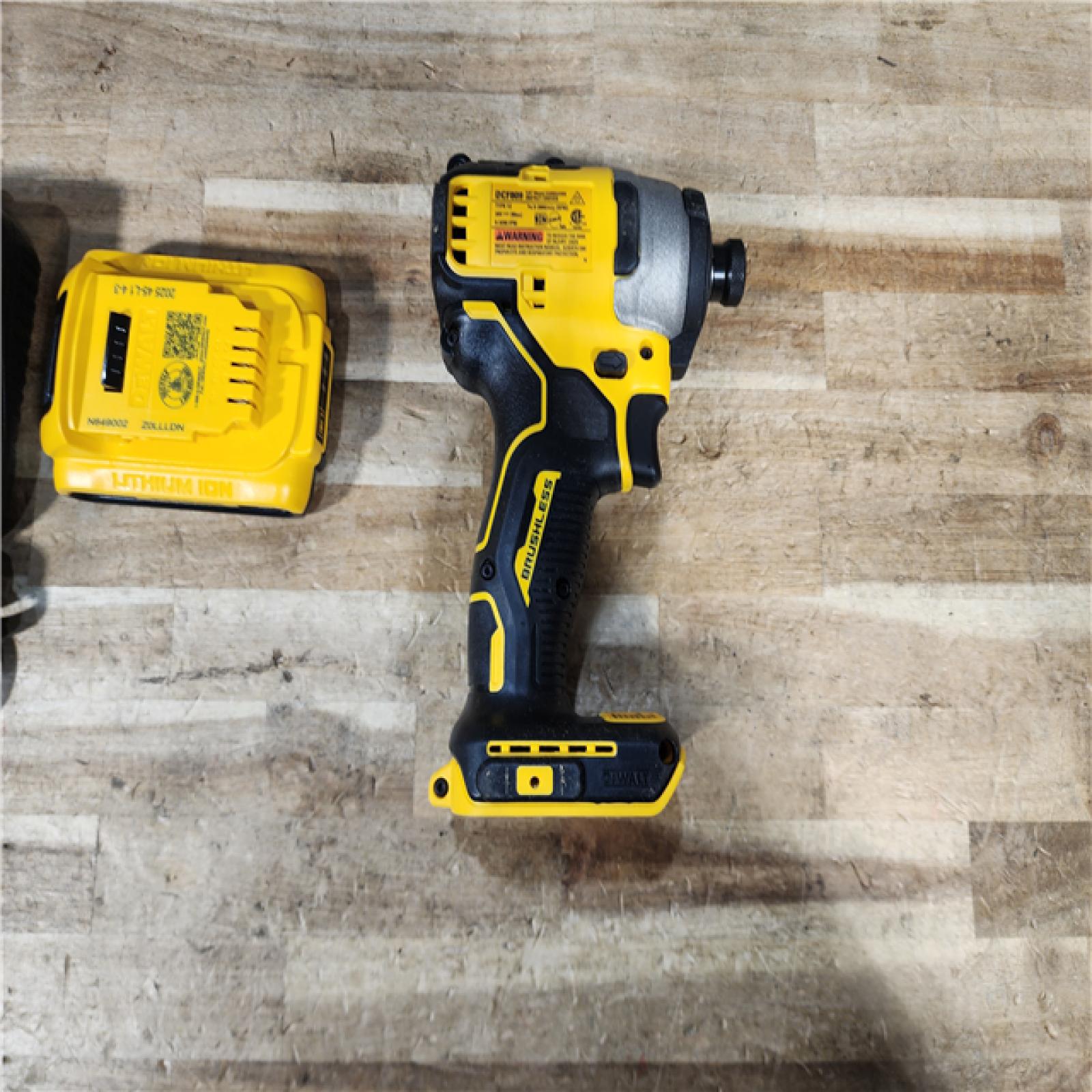 HOUSTON LOCATION - AS - IS DEWALT Atomic 20V Max Lithium-Ion Brushless Cordless Compact 1/4 in. Impact Driver Kit
