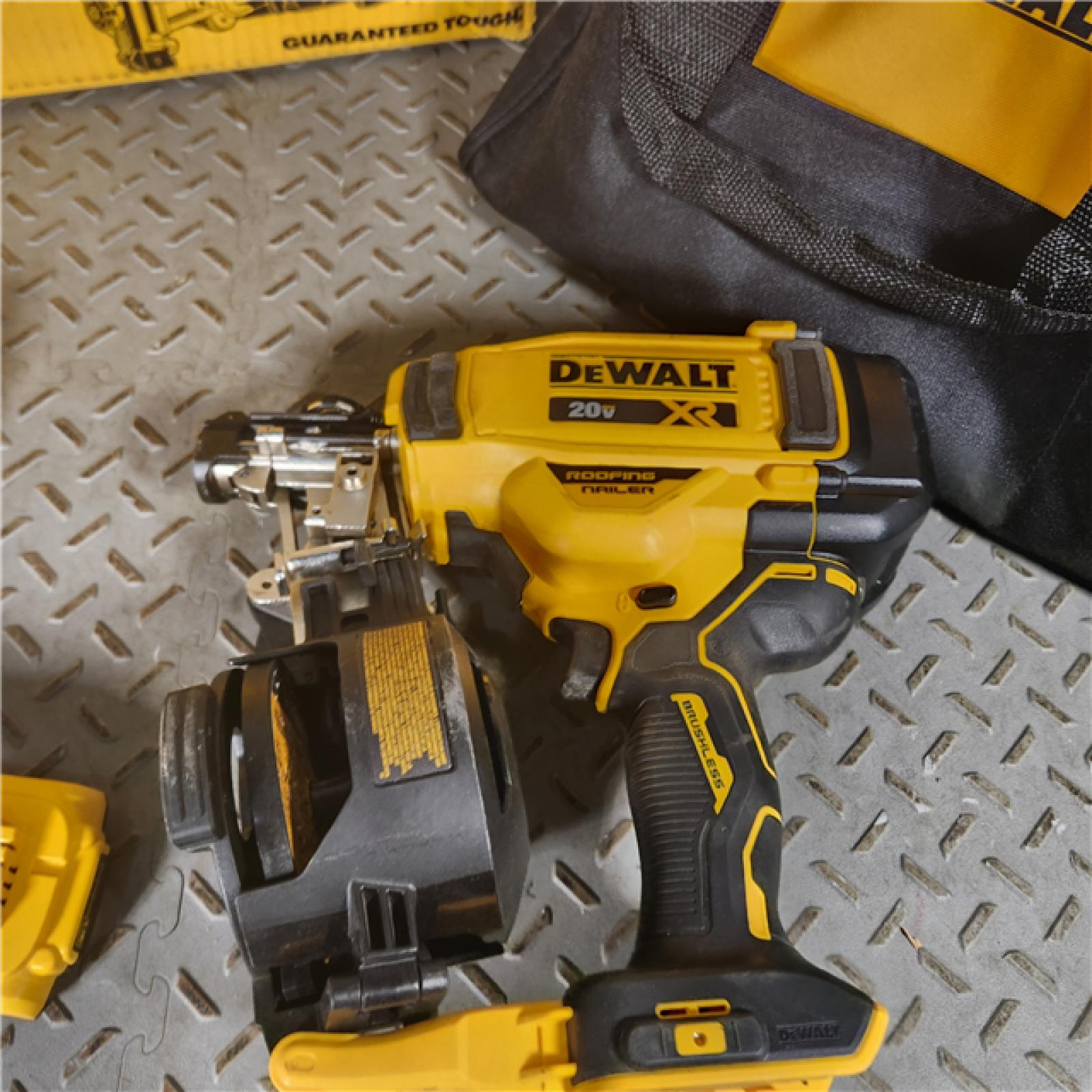 Houston Location - AS-IS Dewalt 20V MAX 15 Cordless Coil Roofing Nailer Kit - Appears IN NEW Condition