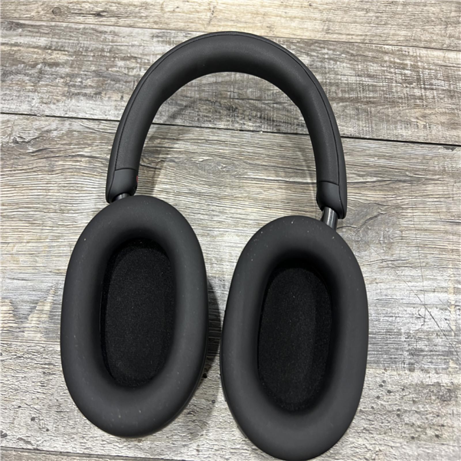 AS-IS Sony - WH-1000XM5 Wireless Noise-Canceling Over-the-Ear Headphones - Black
