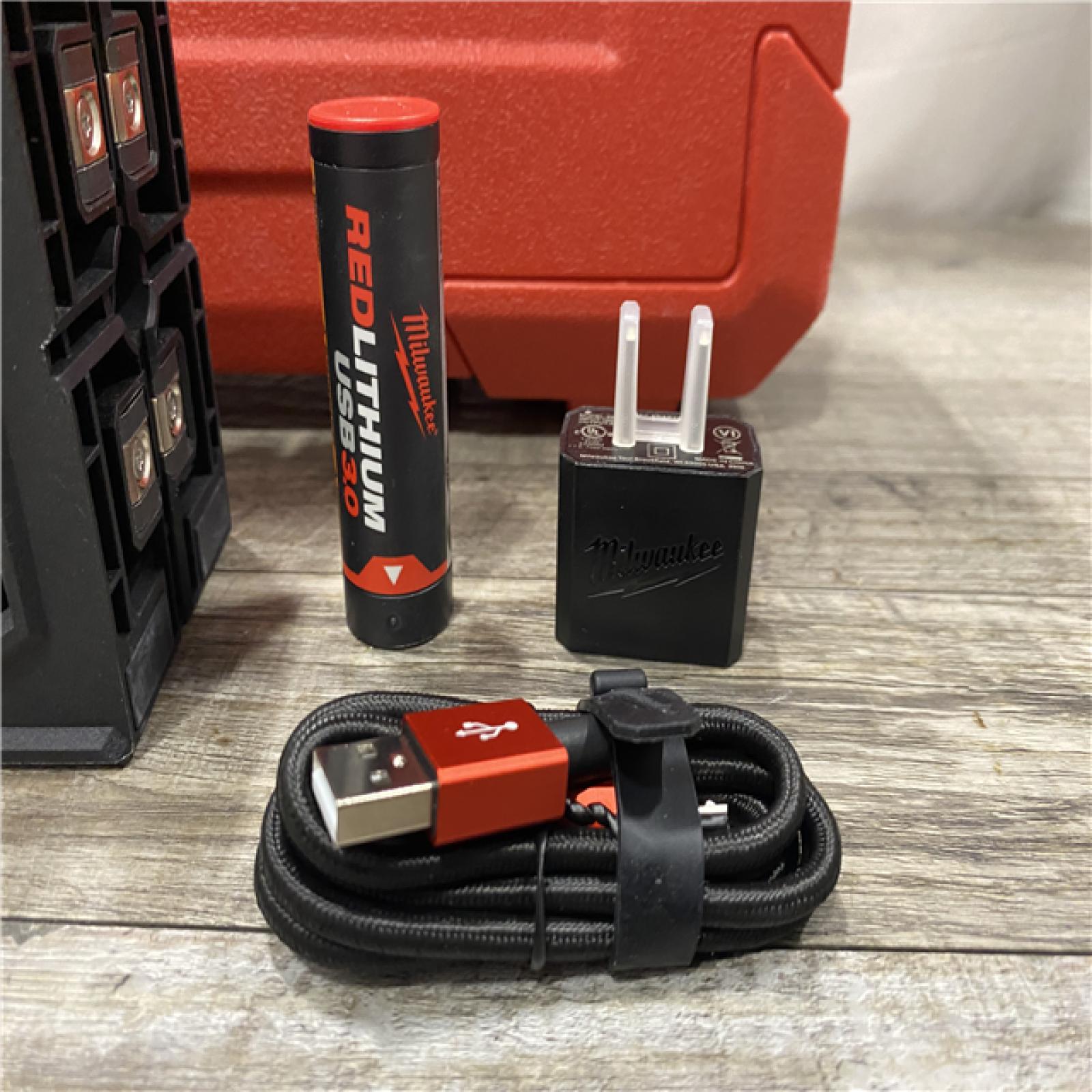 AS-IS Milwaukee 100 ft. REDLITHIUM Lithium-Ion USB Green Rechargeable Cross Line Laser Level Kit