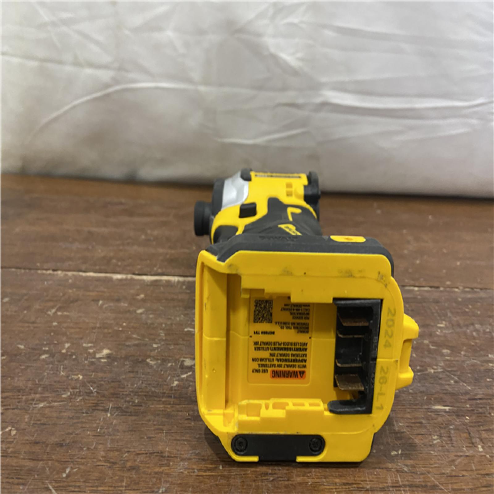 AS-IS DEWALT ATOMIC 20V MAX Lithium-Ion Cordless 1/4 in. Brushless Impact Driver Kit, 5 Ah Battery, Charger, and Bag