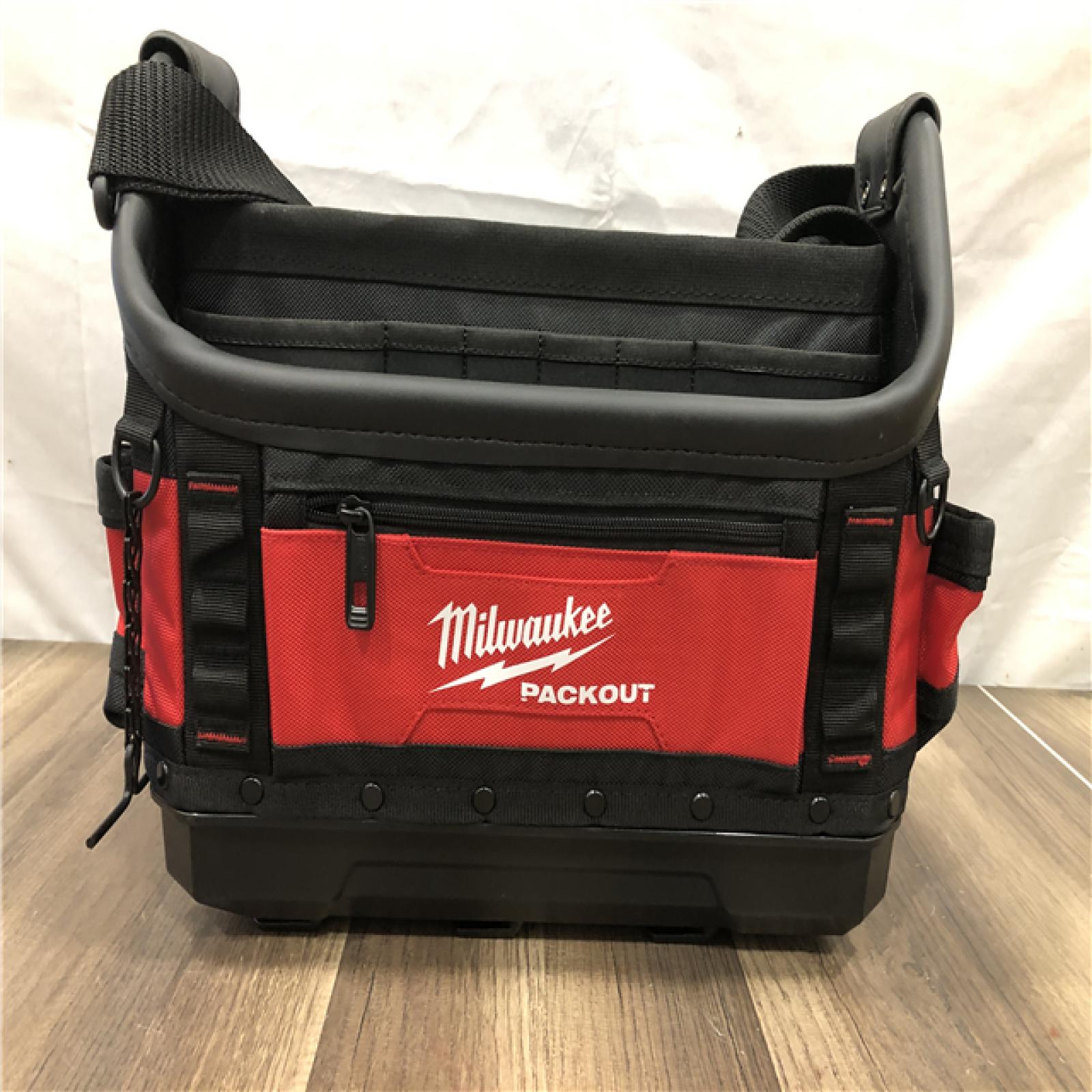 NEW- Milwaukee PACKOUT 15 in. Structured Tote