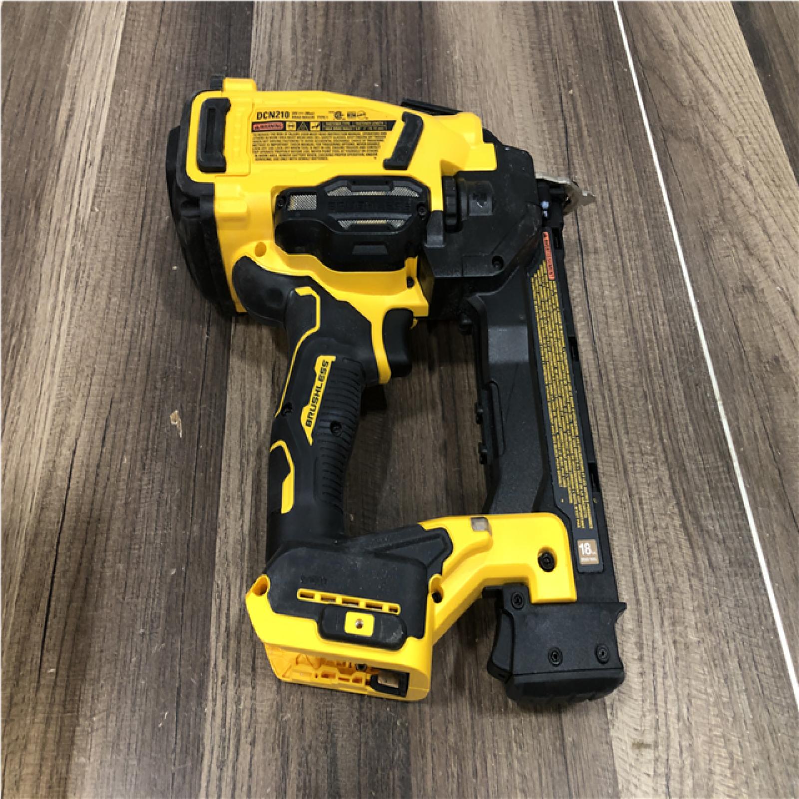 AS-IS DEWALT 20V MAX XR 18 Gauge Cordless Brad Nailer (Tool Only)