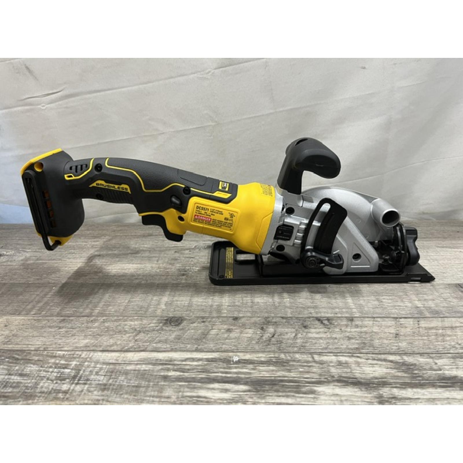 AS-IS DEWALT ATOMIC 20V MAX Cordless Brushless 4-1/2 in. Circular Saw (Tool Only)
