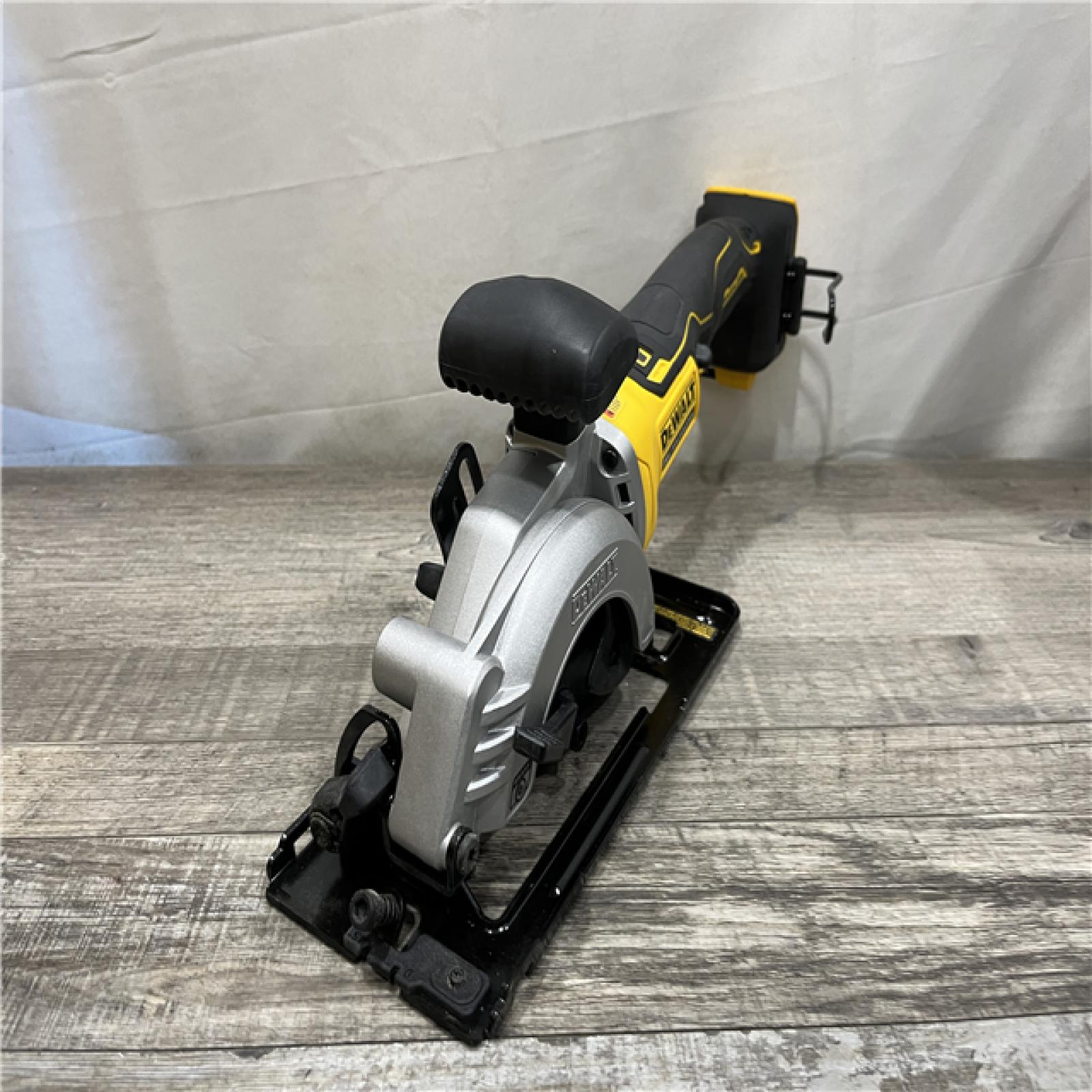 AS-IS DEWALT ATOMIC 20V MAX Cordless Brushless 4-1/2 in. Circular Saw (Tool Only)