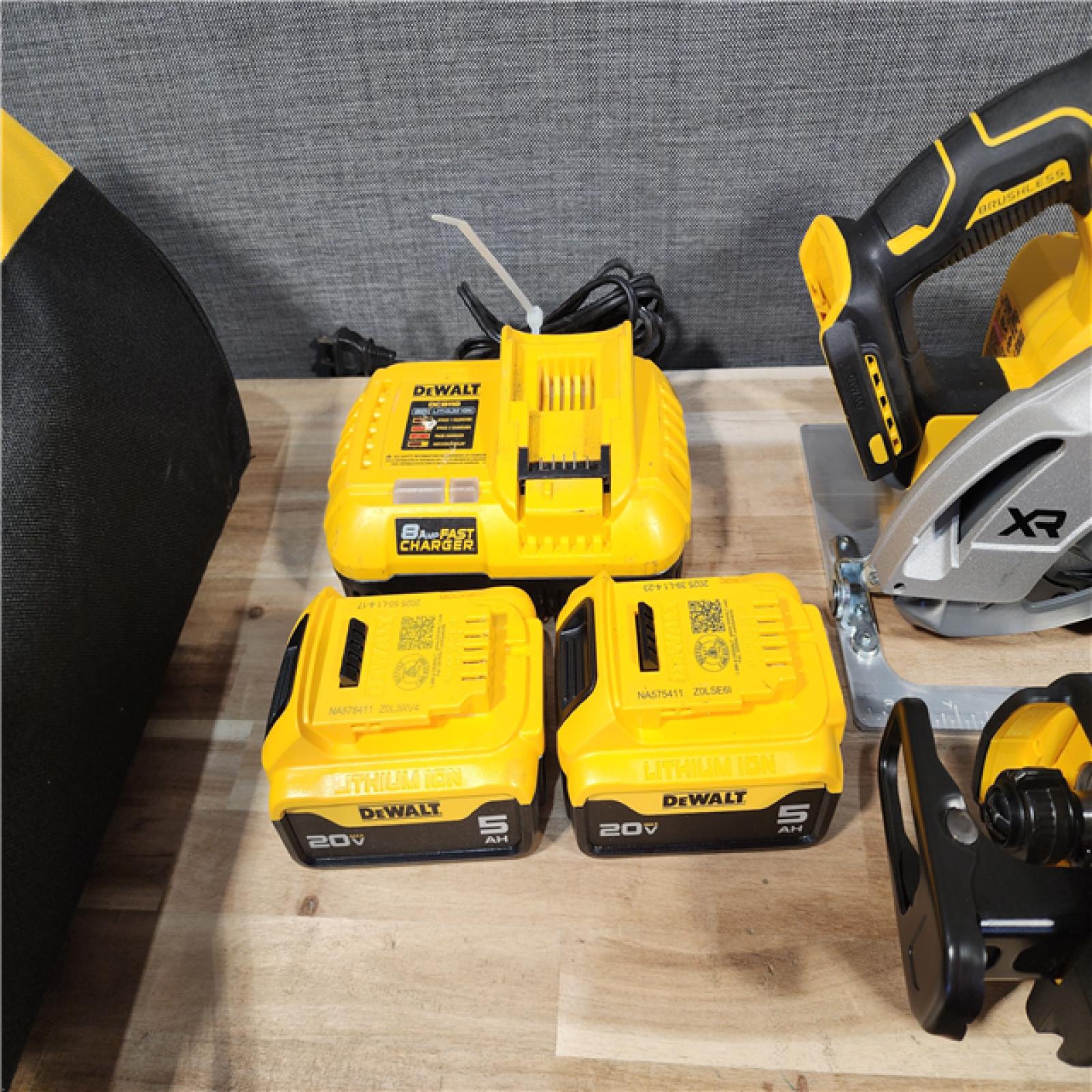 HOUSTON LOCATION - AS-IS DEWALT 4 TOOL COMBO KIT W/ (2) BATTERY & CHARGER