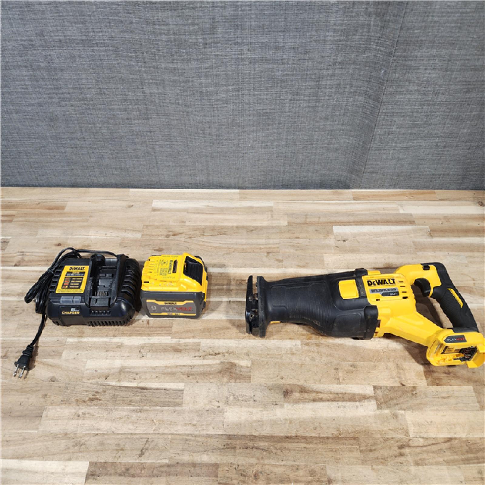 HOUSTON LOCATION - AS-IS FLEXVOLT 60V MAX Cordless Brushless Reciprocating Saw Kit with (1) FLEXVOLT 9.0Ah Battery