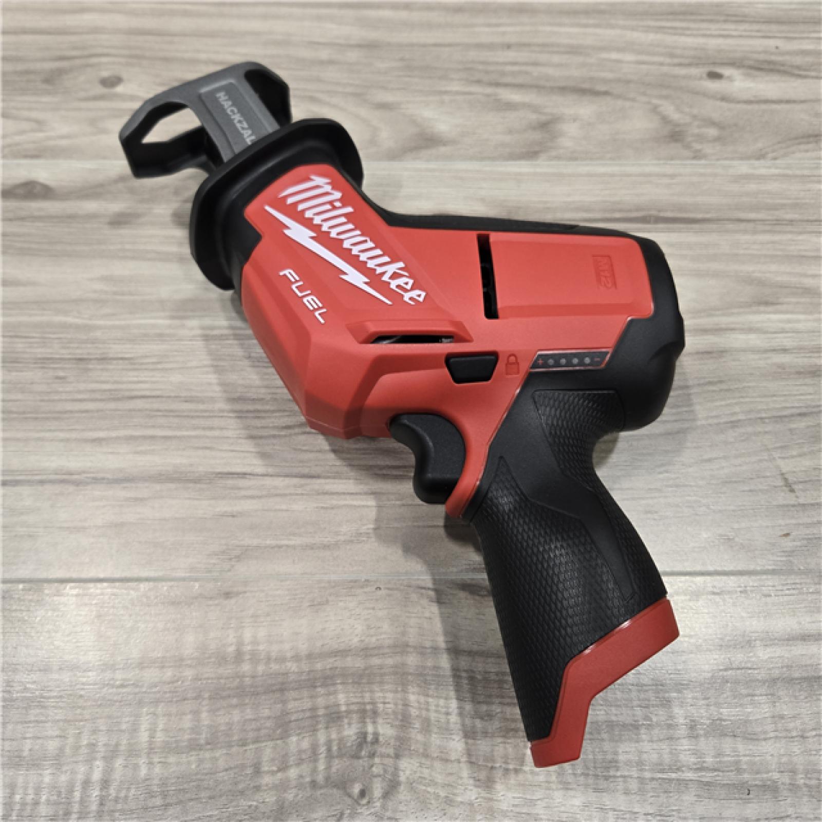 LIKE NEW! -Milwaukee M12 FUEL 12V Cordless HACKZALL Reciprocating Saw Kit