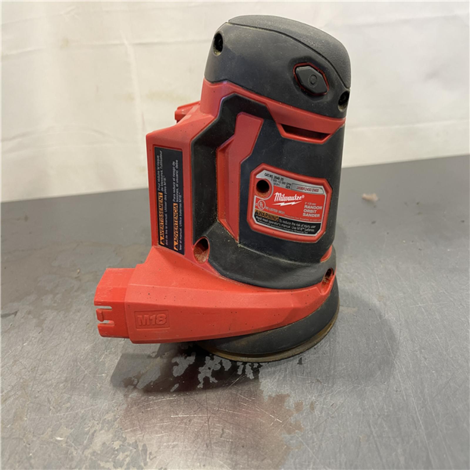 AS-IS - Milwaukee M18 18V Lithium-Ion Cordless 5 in. Random Orbit Sander