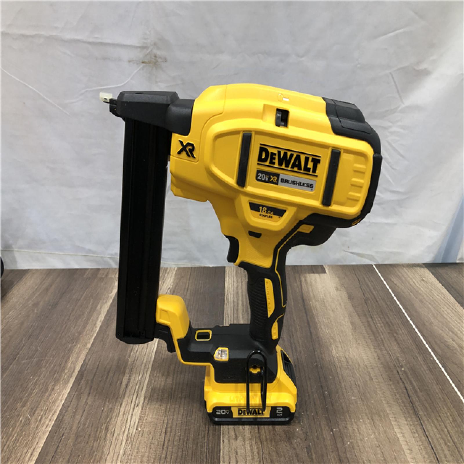 AS-IS DEWALT 20V MAX XR Lithium-Ion Cordless 18-Gauge Narrow Crown Stapler Kit
