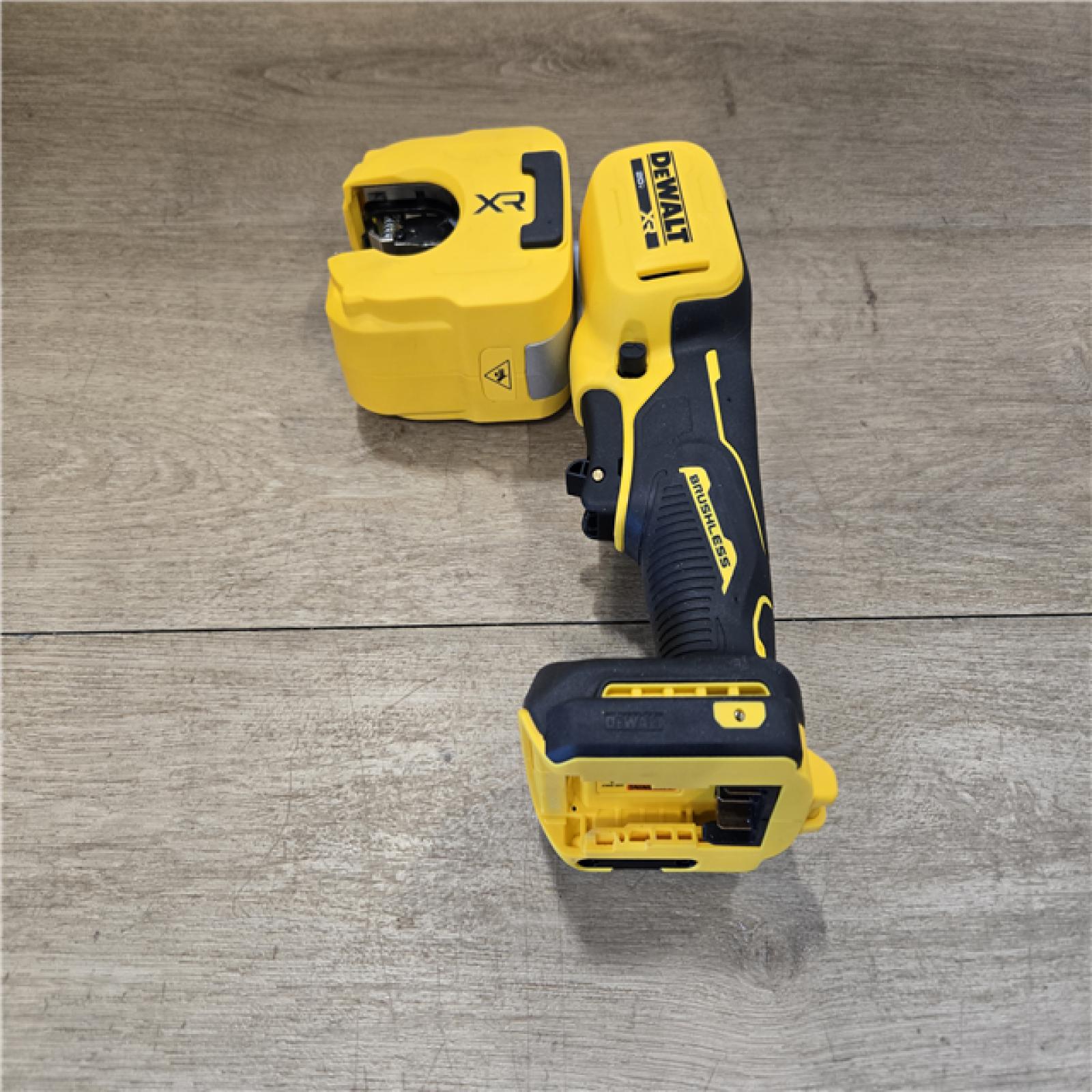 AS-IS DEWALT 20-Volt MAX XR Copper Cutter (Tool Only)