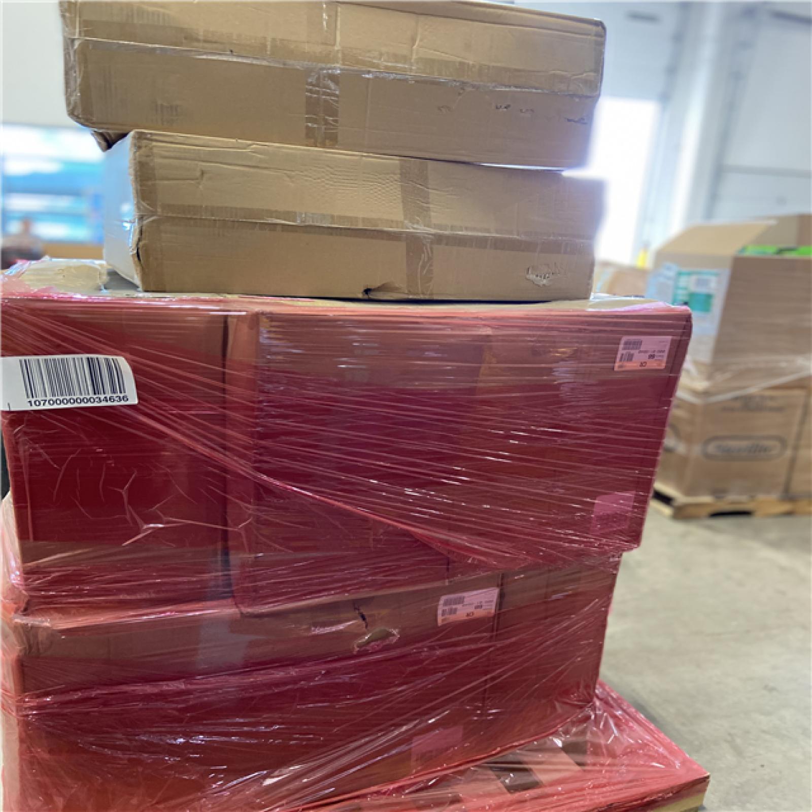 DALLAS LOCATION - BULLSEYE Web Strap Patio Chair - Room Essentials™ PALLET (40) CHAIRS