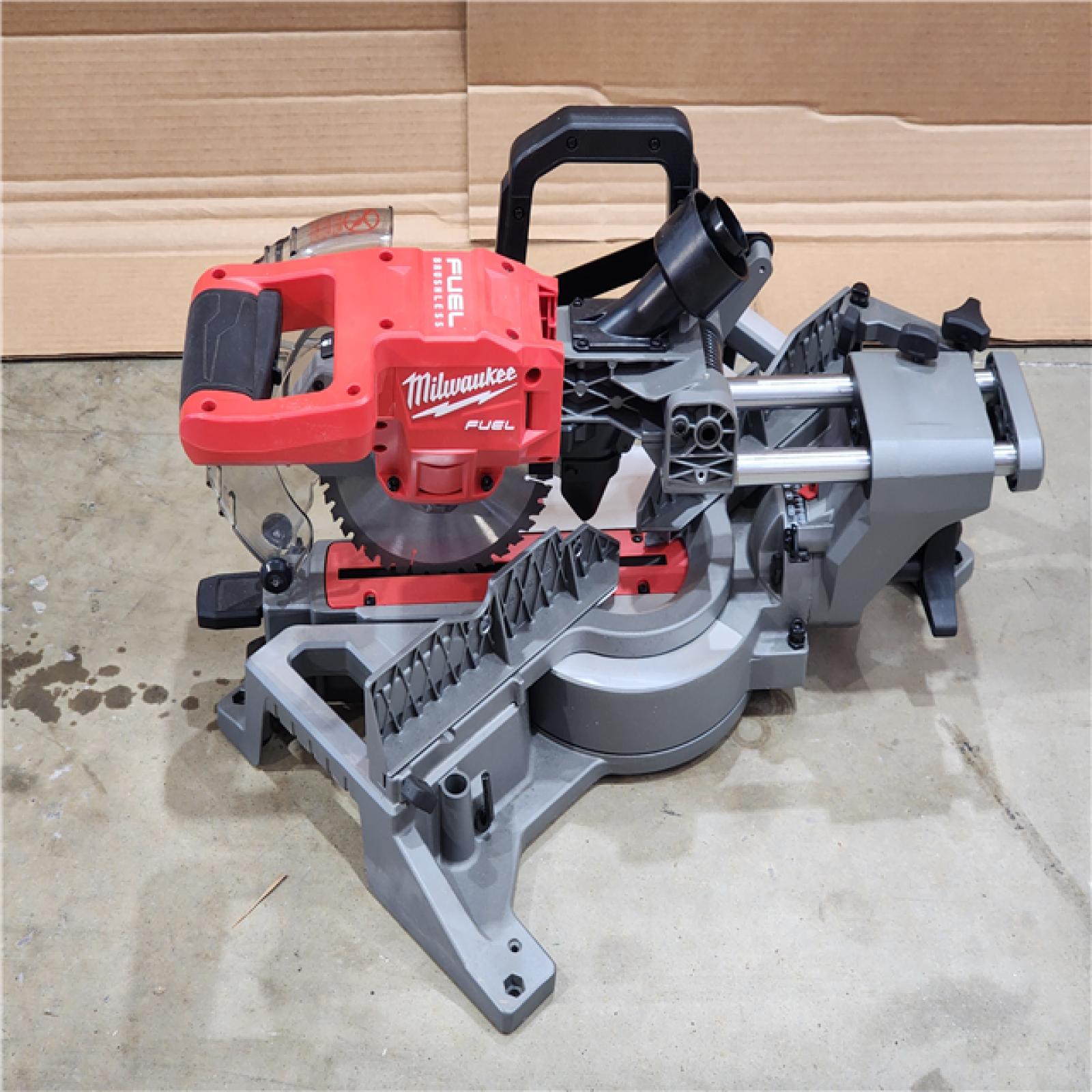 HOUSTON LOCATION - AS-IS Milwaukee M18 FUEL 7-1/4 in. Cordless Brushless Dual-Bevel Sliding Compound Miter Saw (Tool Only)