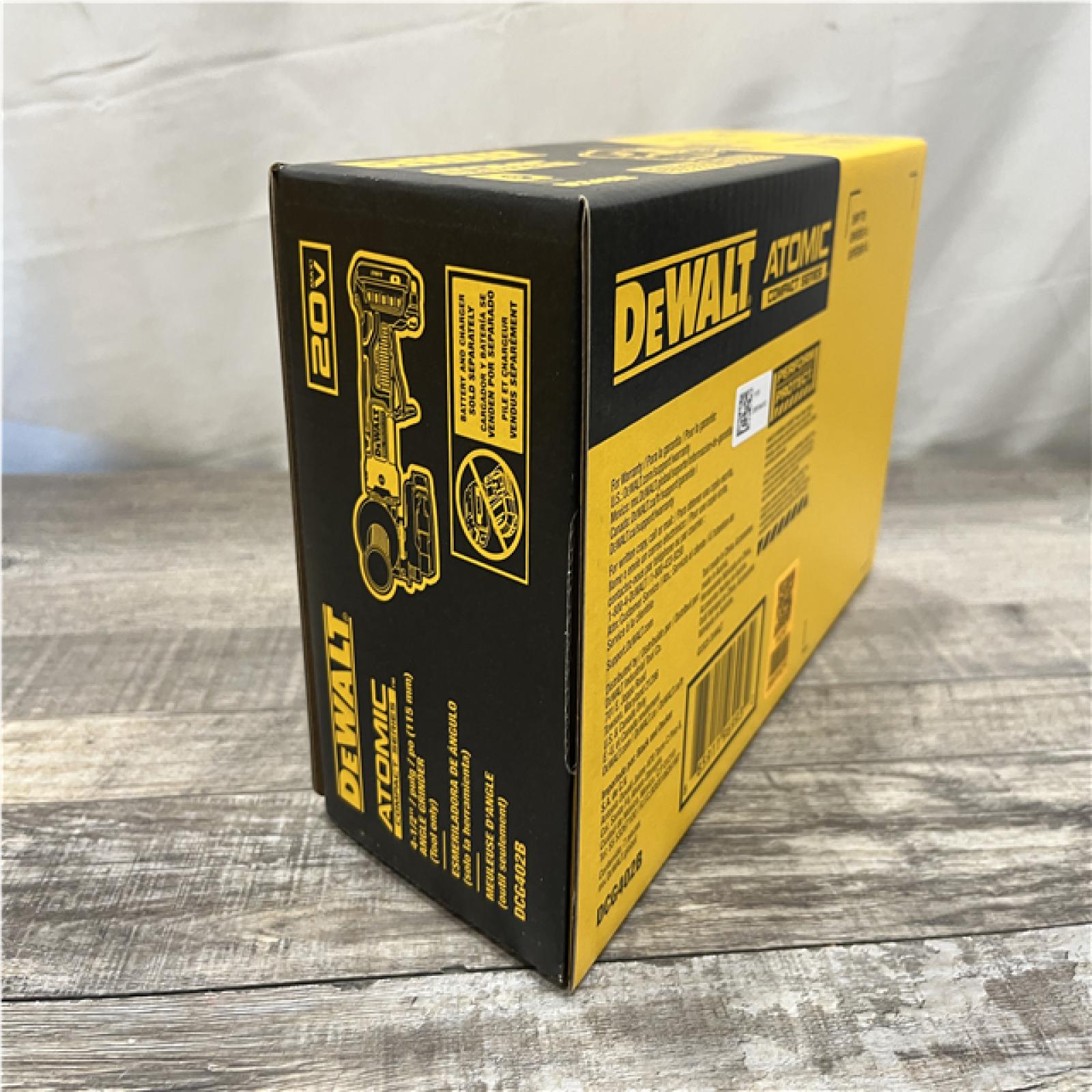 NEW - DEWALT ATOMIC 20V MAX Cordless 4-1/2 in. Angle Grinder with Paddle Switch (Tool Only)