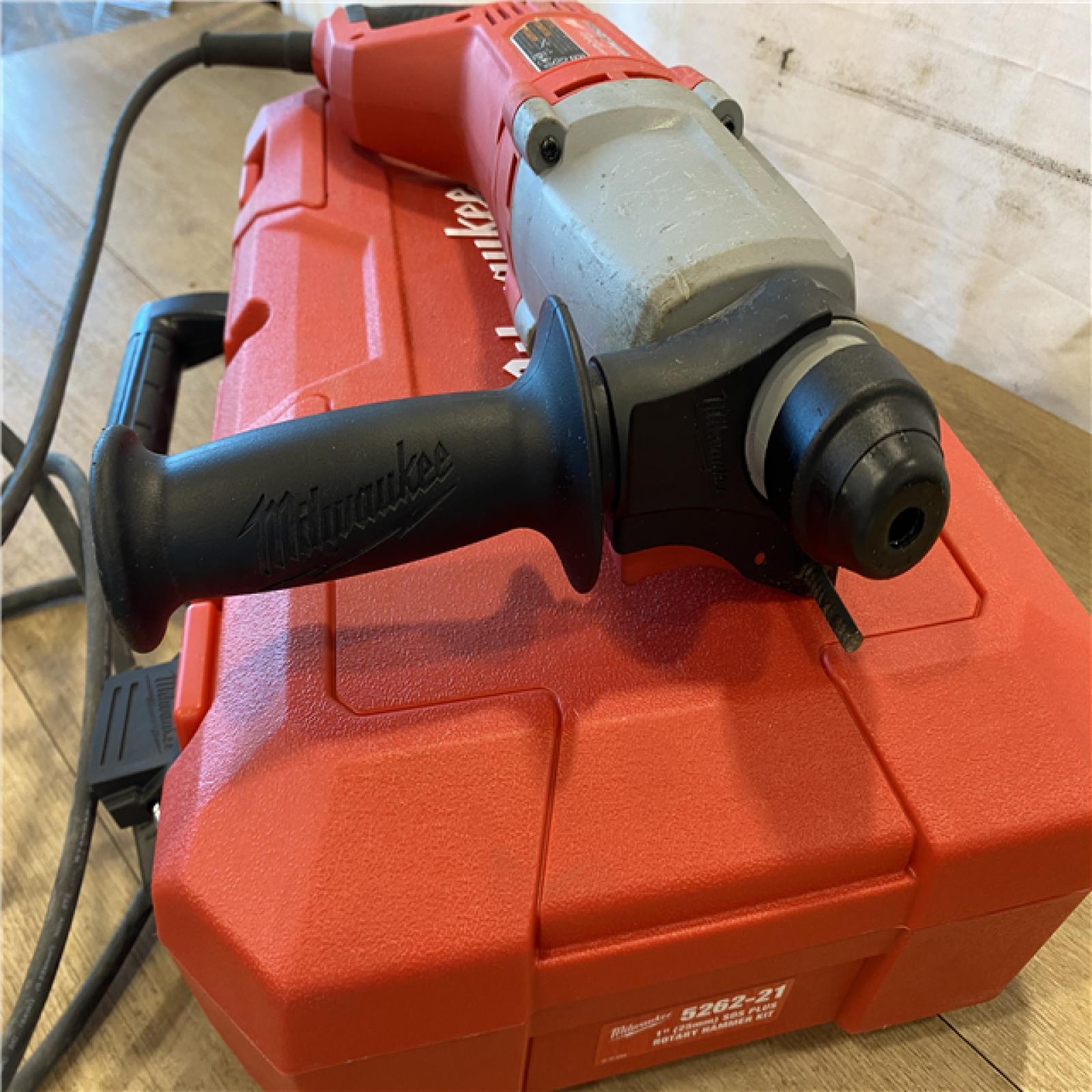 AS-IS Milwaukee 8 Amp Corded 1 in. SDS D-Handle Rotary Hammer