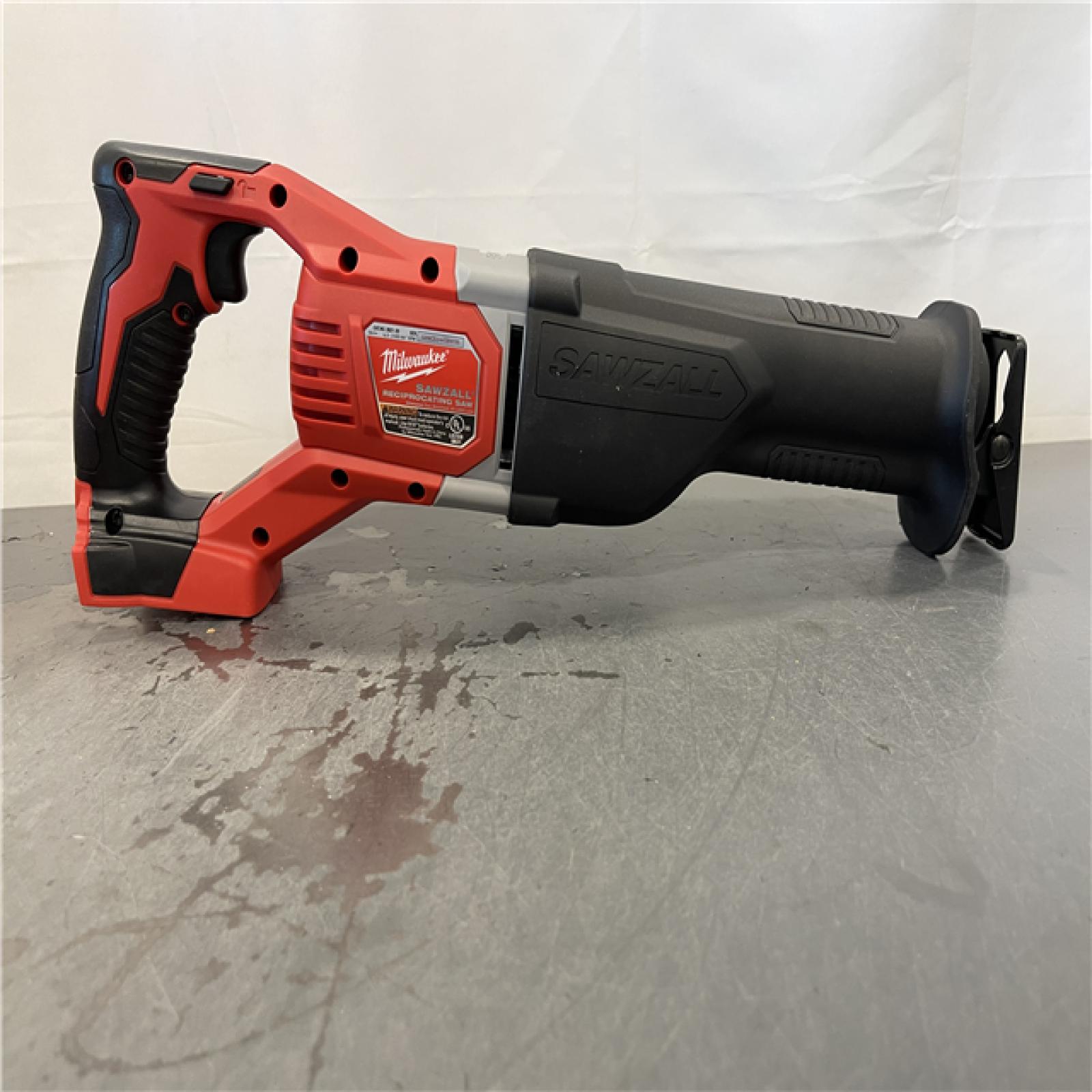 AS-IS - Milwaukee  M18 18V Lithium-Ion Cordless SAWZALL Reciprocating Saw