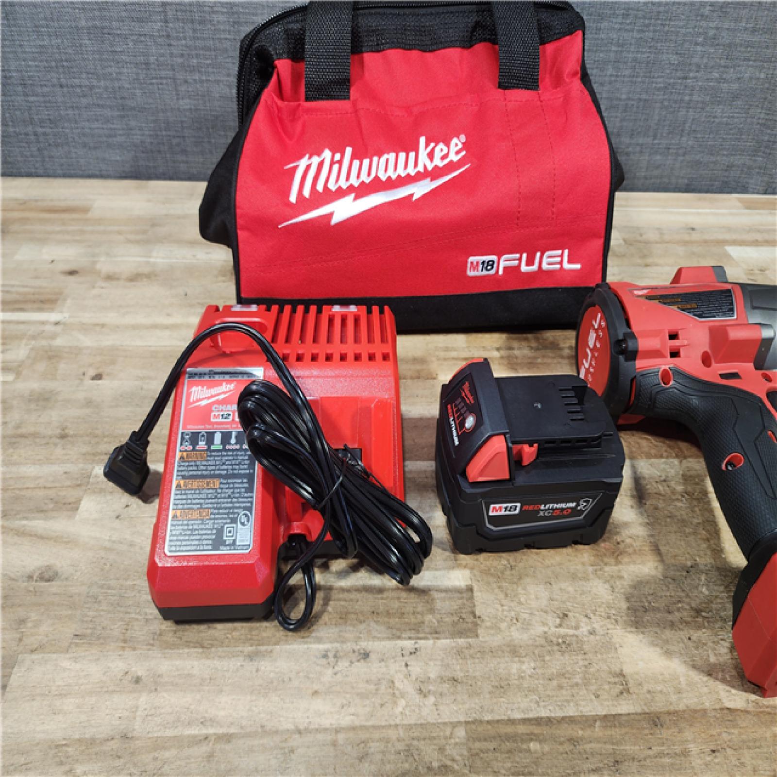 HOUSTON LOCATION - AS - IS Milwaukee FUEL 18V Lithium-Ion Brushless Cordless 1/2 in. Impact Wrench w/ BAG KIT
