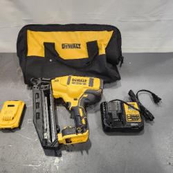 AS-IS- DeWalt 15 GA ANGLED FINISH NAILER KIT W/ BATTERY & CHARGER