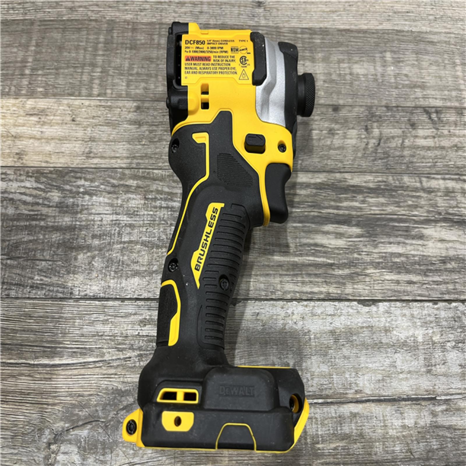 AS-IS DEWALT ATOMIC 20V MAX Lithium-Ion Cordless 1/4 in. Brushless Impact Driver Kit