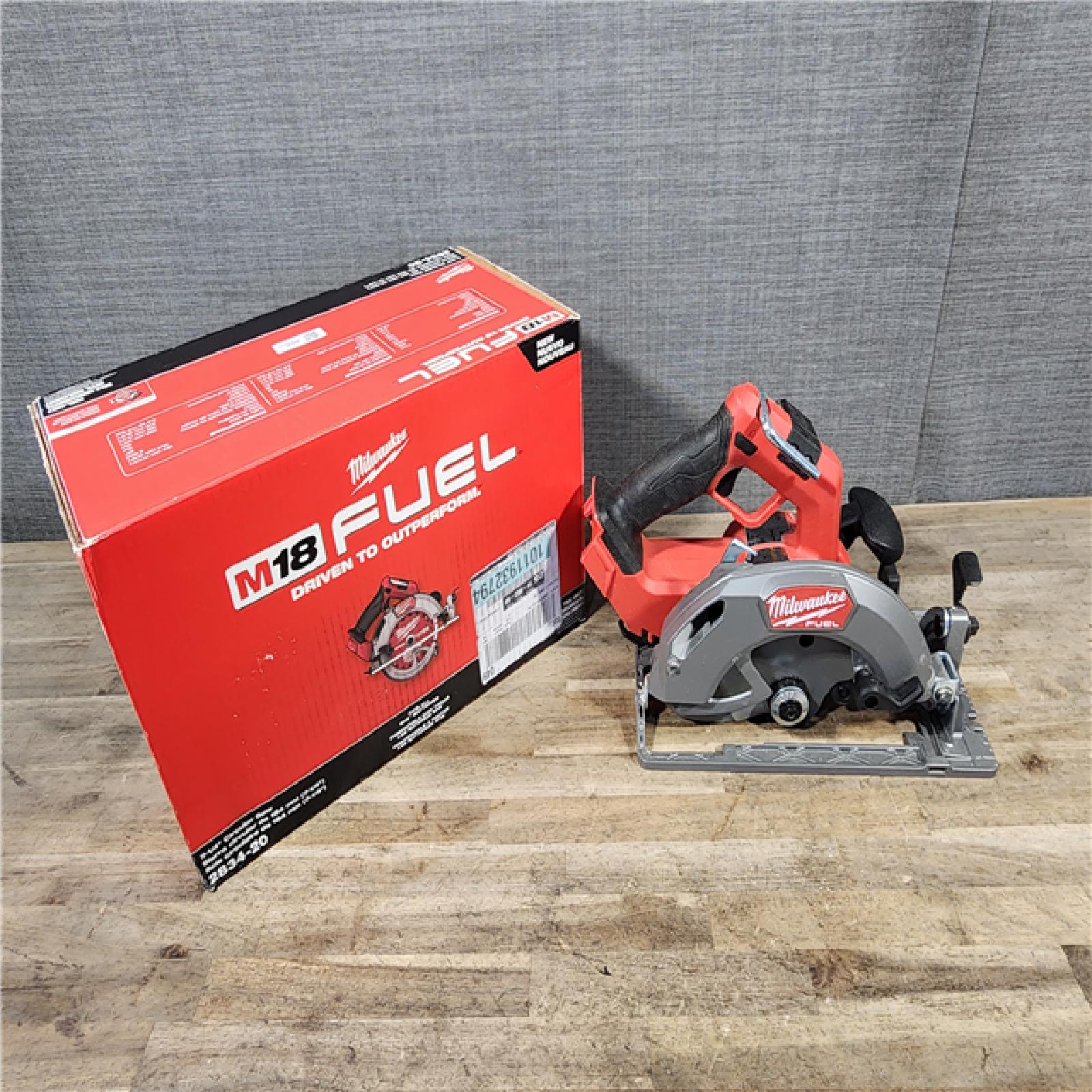 HOUSTON LOCATION - AS-IS Milwaukee Tools M18 FUEL 7-1/4 Circular Saw (Tool Only) 2834-20