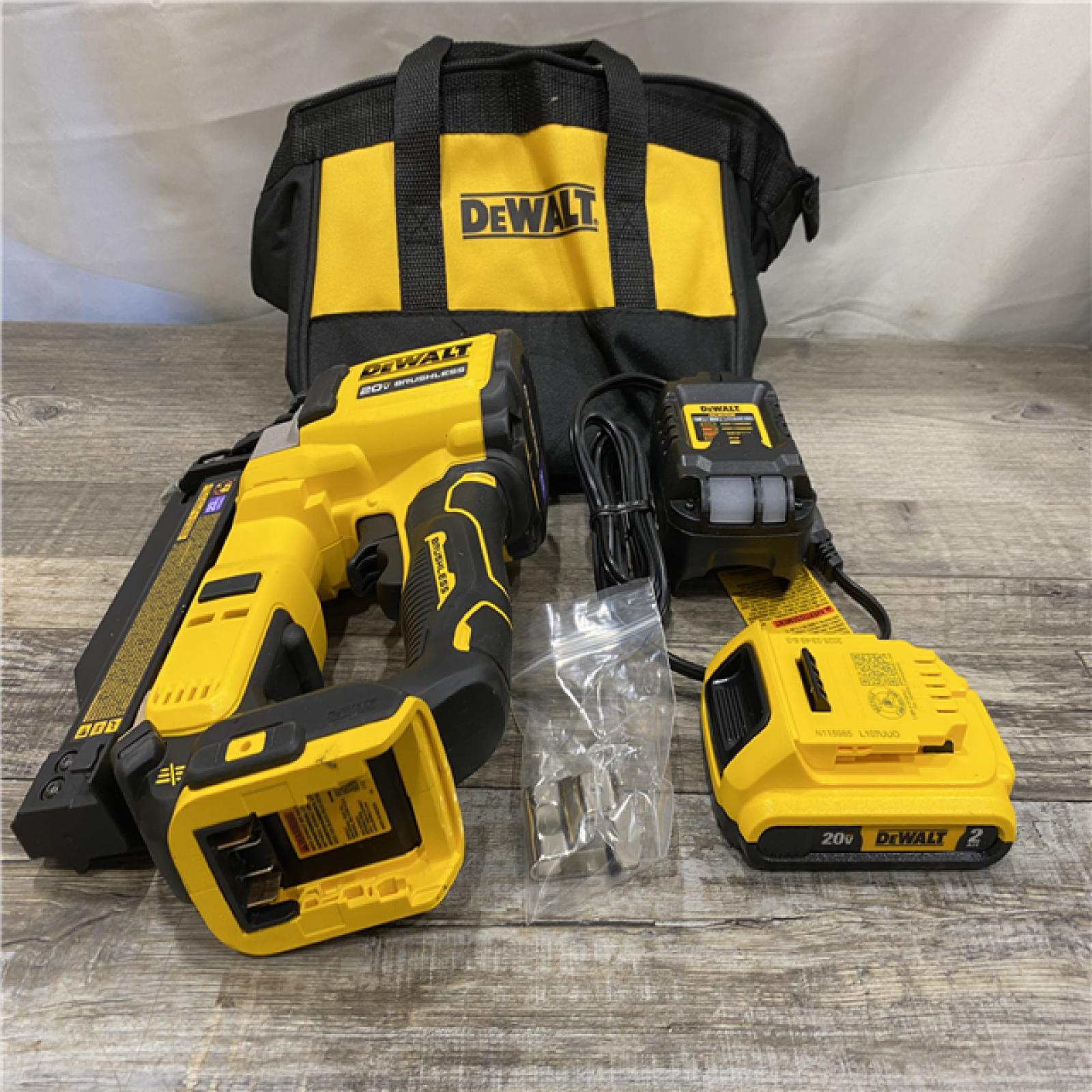 AS-IS DEWALT ATOMIC 20V MAX Lithium Ion Cordless 23 Gauge Pin Nailer Kit