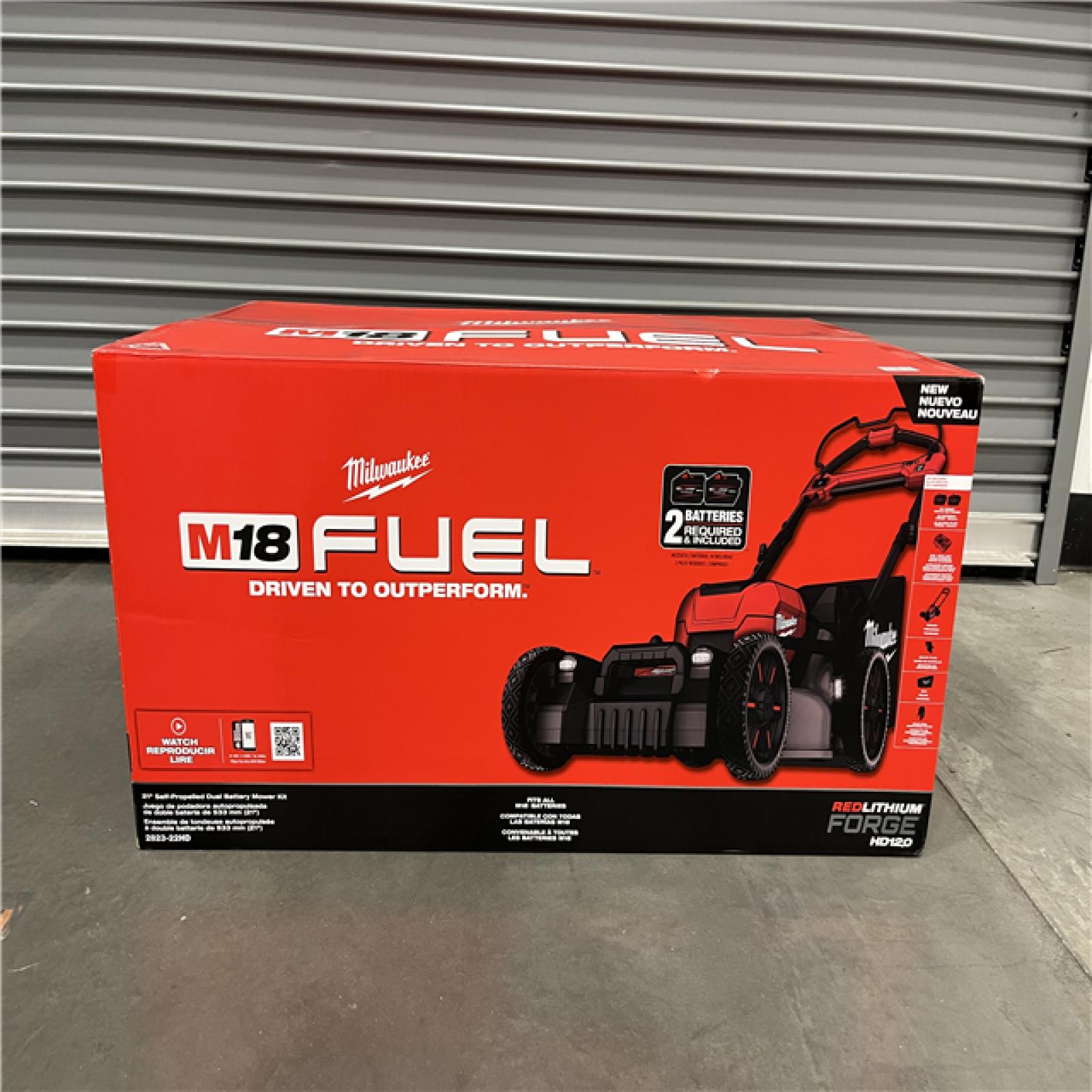 NEW - Milwaukee 18 FUEL Brushless Cordless 21 in. Walk Behind Dual Battery Self-Propelled Mower Kit