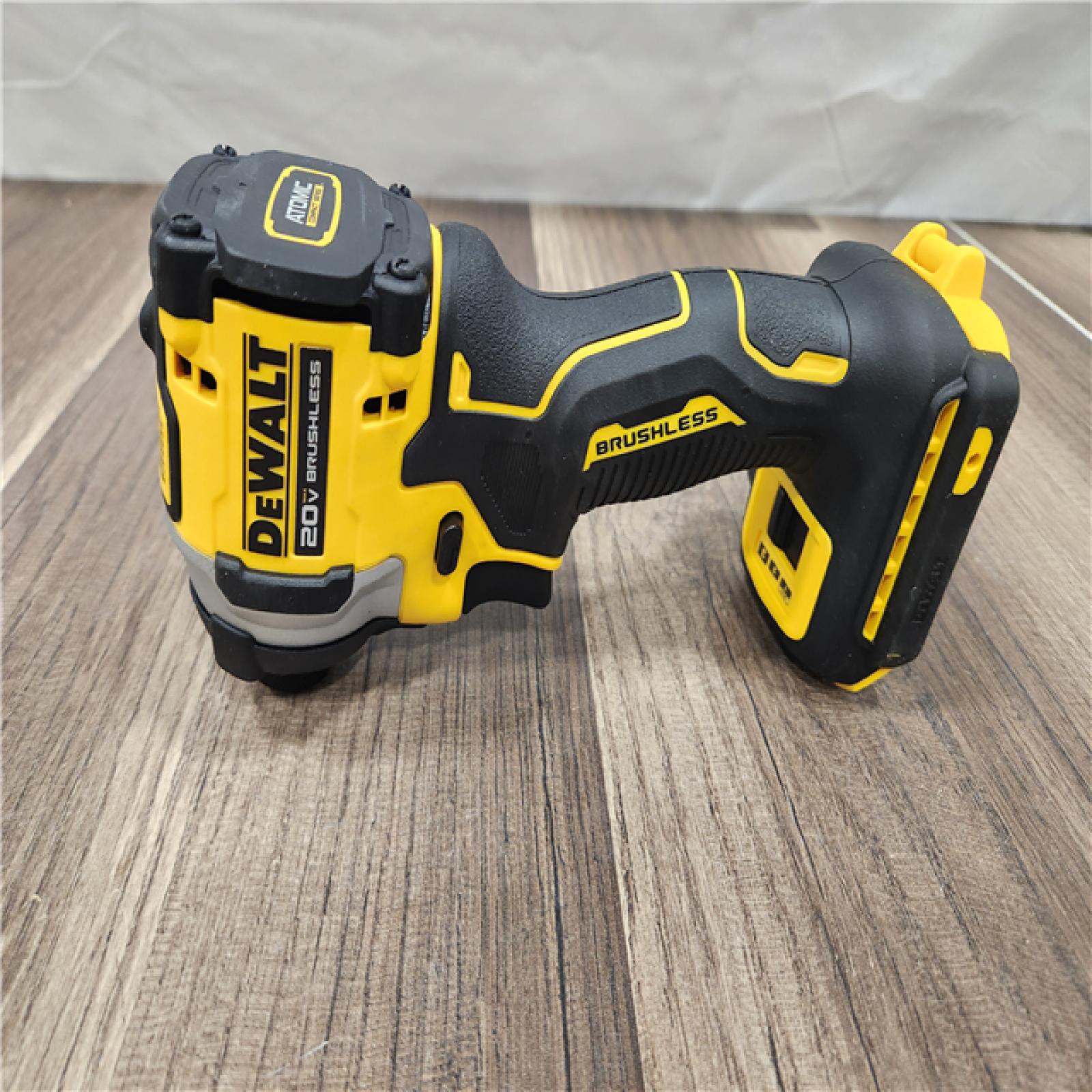 GOOD DeWalt DCF850B 20V Cordless Brushless Compact 1/4 Impact Driver (Tool Only)