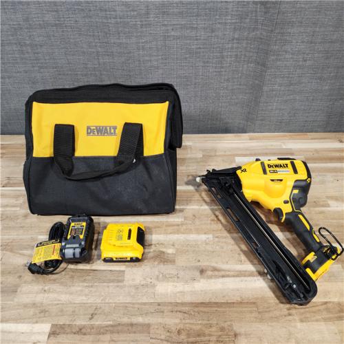 HOUSTON LOCATION - AS-IS DEWALT 20V MAX XR Lithium-Ion Cordless 2-1/2 in. 15-Gauge Finish Nailer Kit