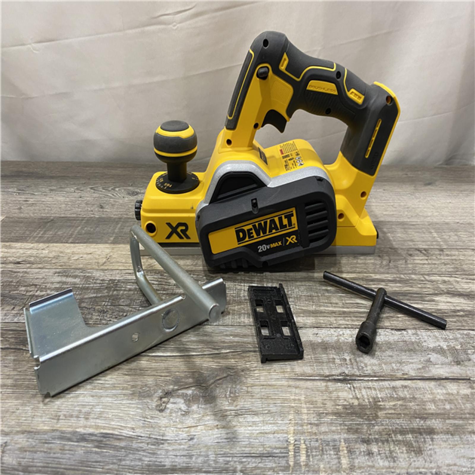 AS-IS DEWALT 20V MAX XR Cordless Brushless 3-1/4 in. Planer (Tool Only)