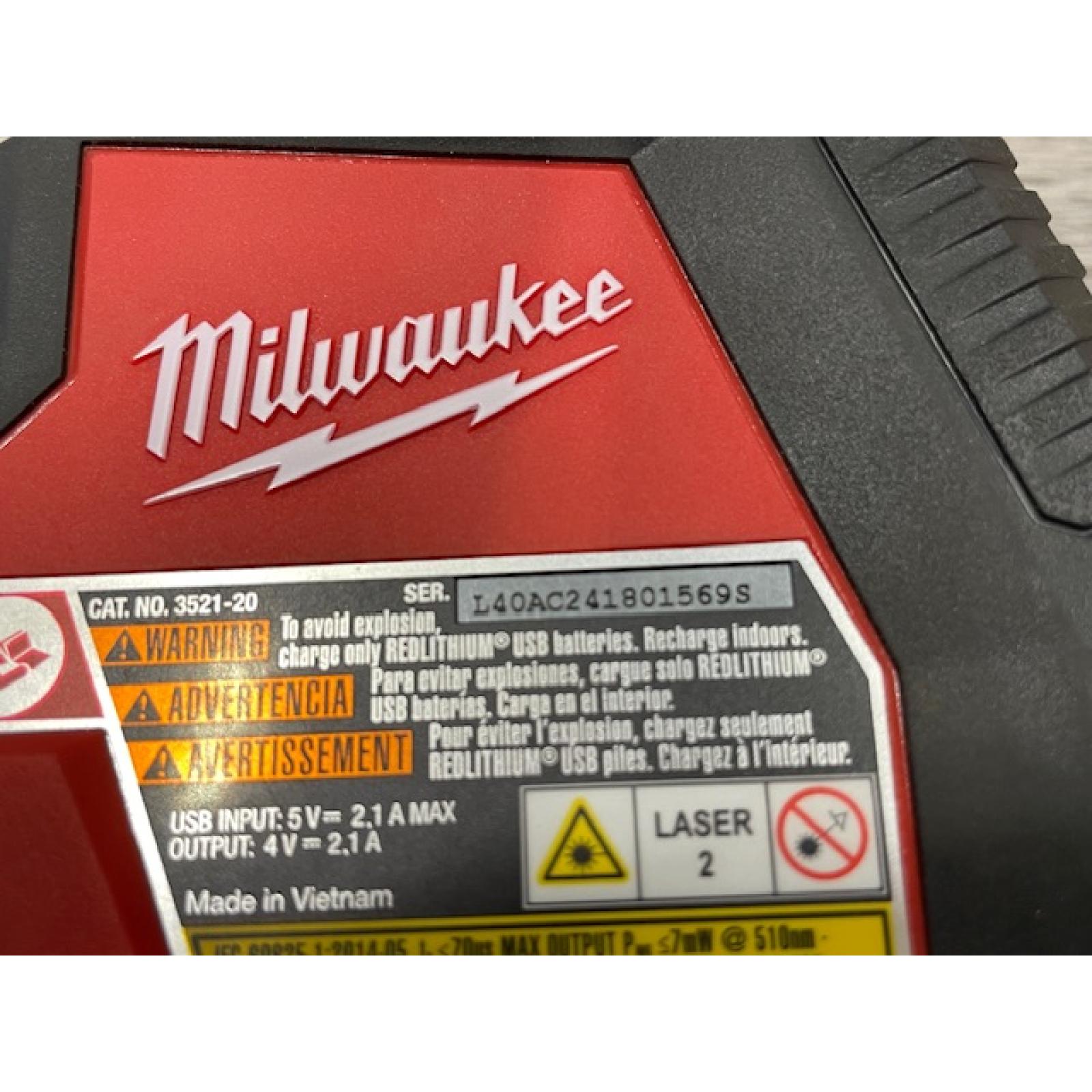 AS-IS Milwaukee 100 ft. REDLITHIUM Lithium-Ion USB Green Rechargeable Cross Line Laser Level with Charger