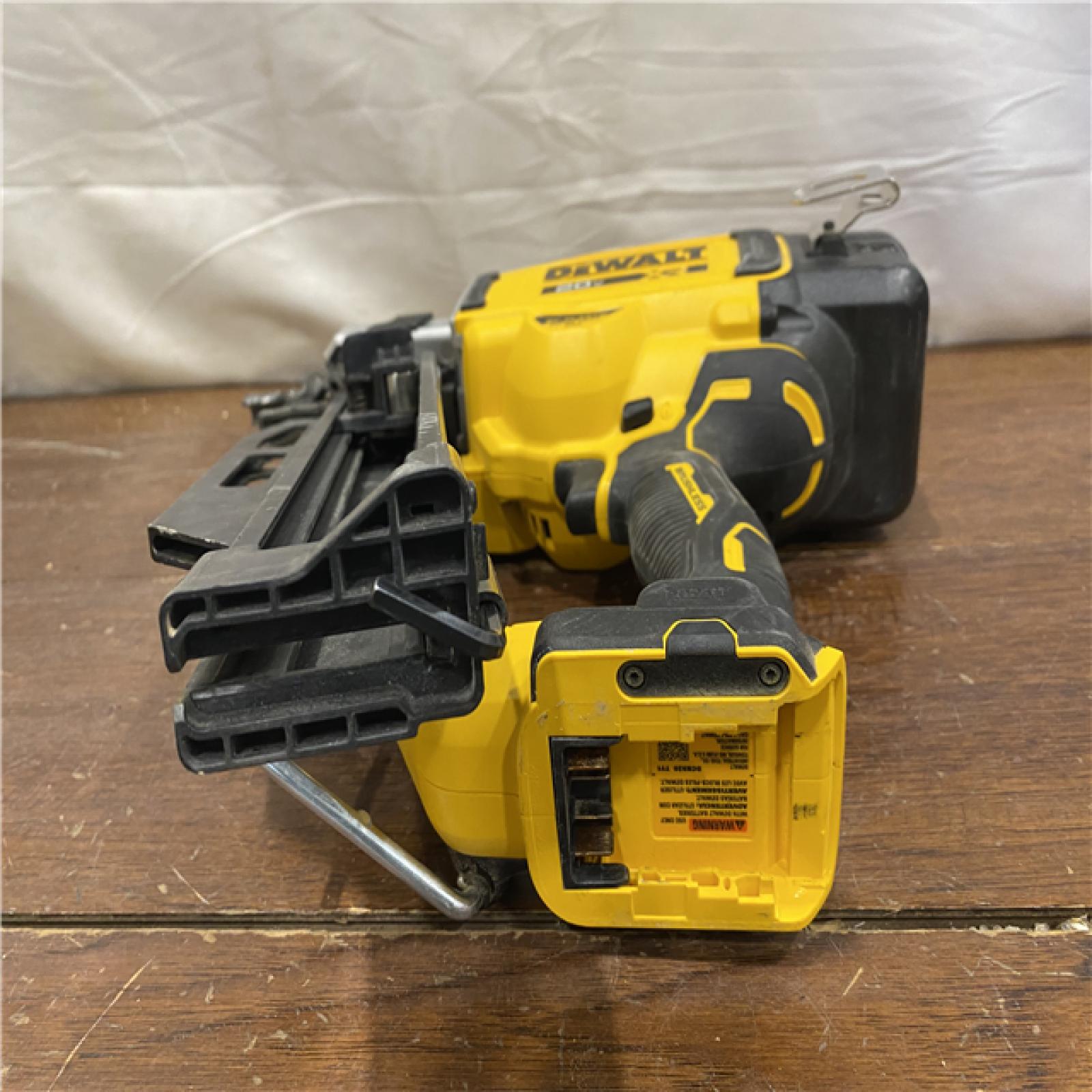 AS-IS DEWALT 20-Volt 21° Cordless Framing Nailer (Tool-Only)