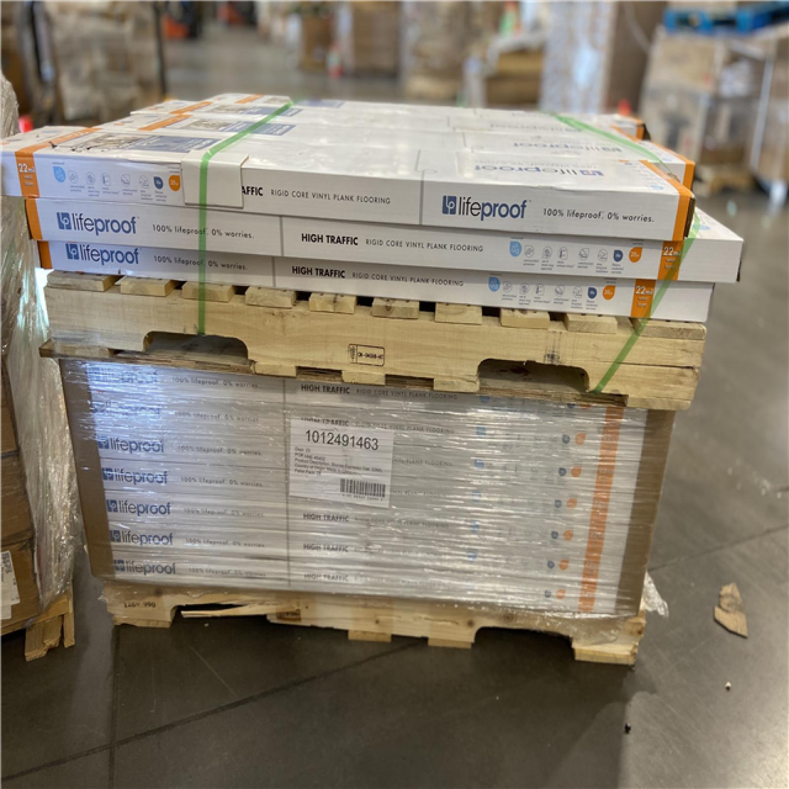 DALLAS LOCATION - Lifeproof Blonde Espresso Oak 22 MIL x 9 in. W x 48 in. L Click Lock Waterproof Luxury Vinyl Plank Flooring (21 sq. ft./Case (40 CASES)