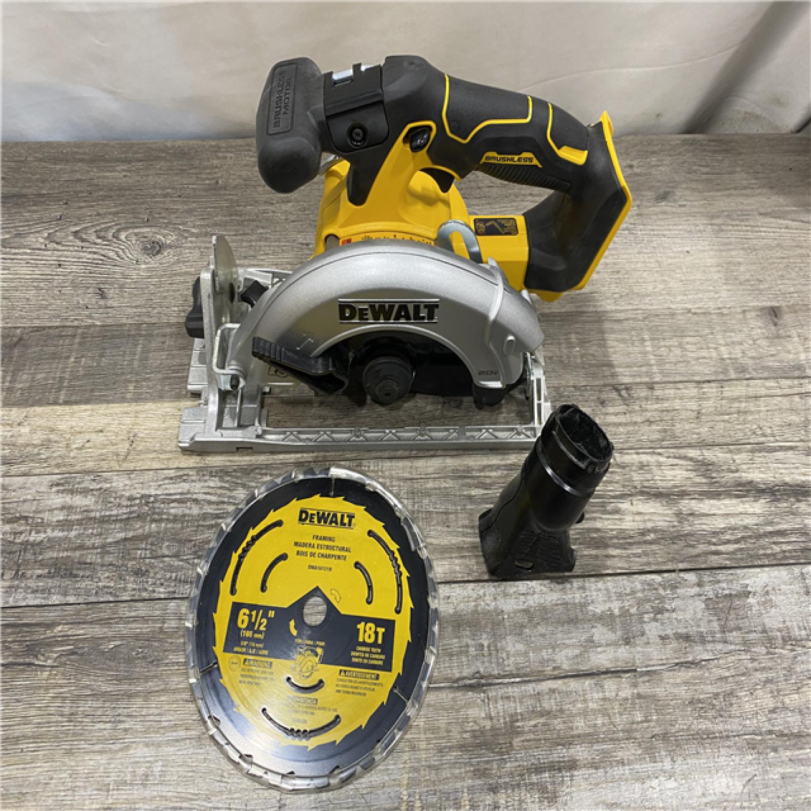AS-IS DEWALT 20V MAX Cordless Brushless 6-1/2 in. Sidewinder Style Circular Saw (Tool Only)