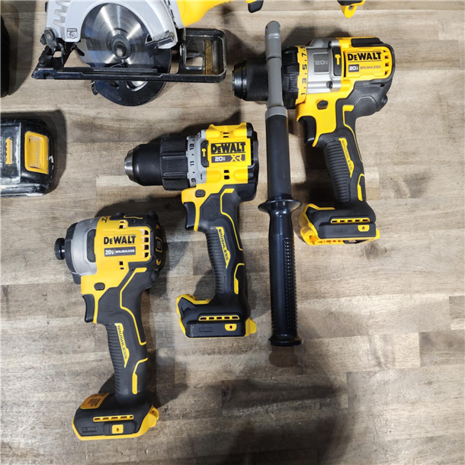 HOUSTON LOCATION - AS-IS DEWALT 4 TOOL COMBO KIT W/ (2) BATTERY & CHARGER