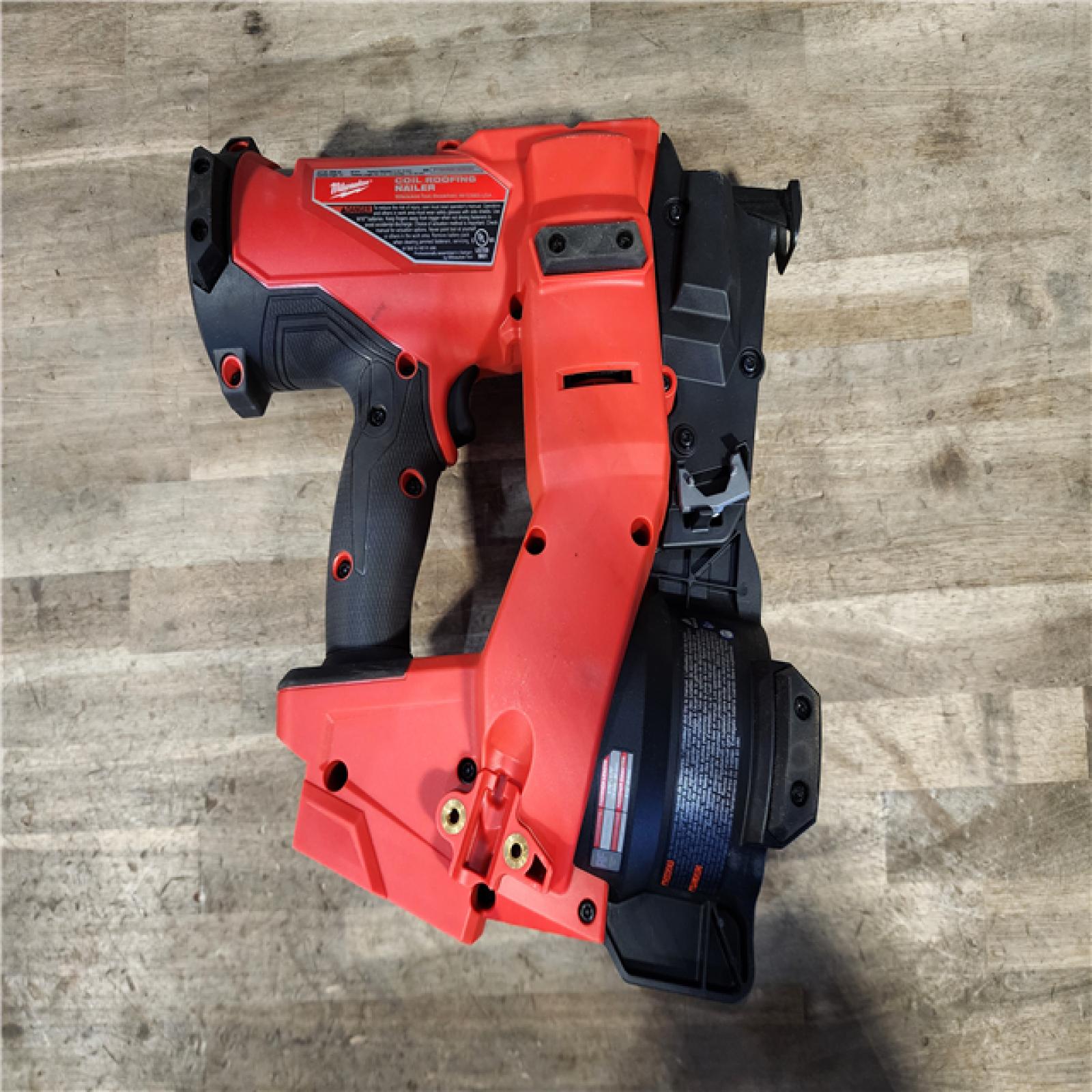 HOUSTON LOCATION - AS-IS Milwaukee M18 FUEL 18-Volt Lithium-Ion Brushless Cordless Coil Roofing Nailer (Tool Only)