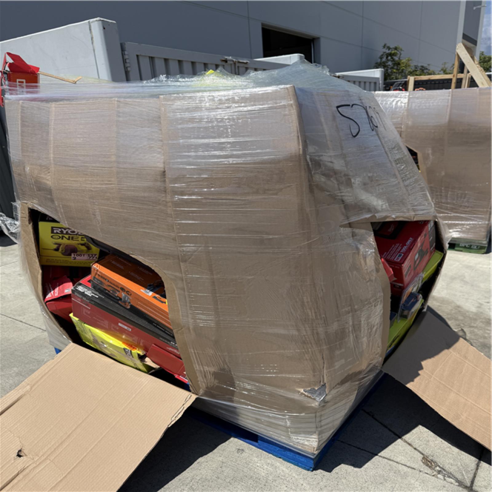California AS-IS POWER TOOLS Partial Lot (3 Pallets) P-R057679