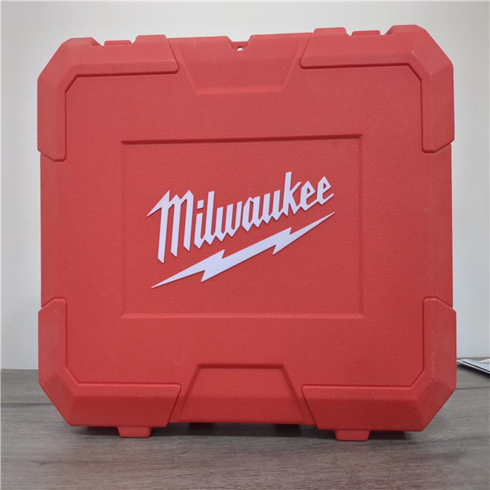 California AS-IS Milwaukee M18 Short Throw Press Tool Kit  Includes (2) Batteries  Charger & Hard Case