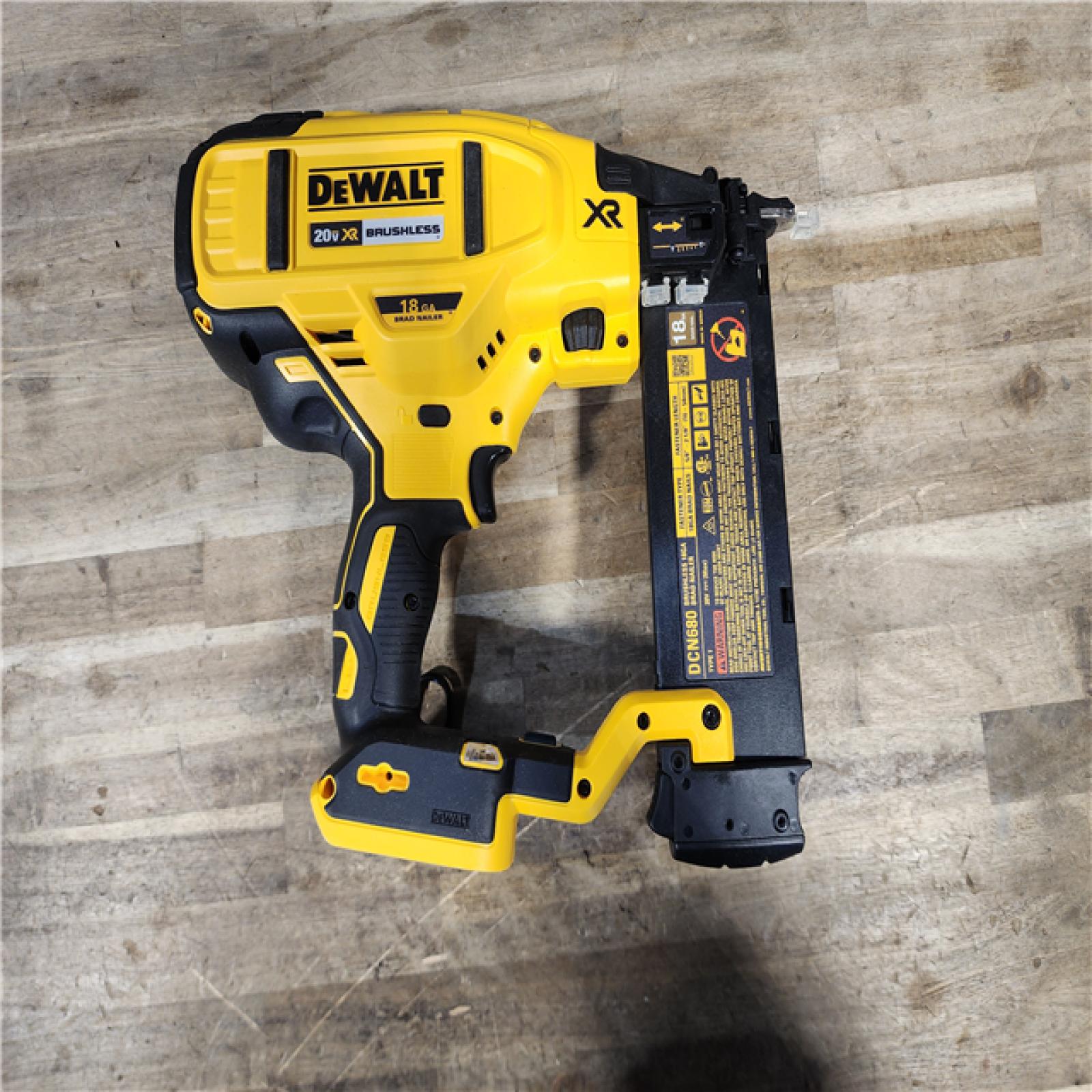 HOUSTON LOCATION - AS-IS DeWalt 20V MAX XR Lithium-Ion Cordless 18-Gauge Brad Nailer (Tool Only)