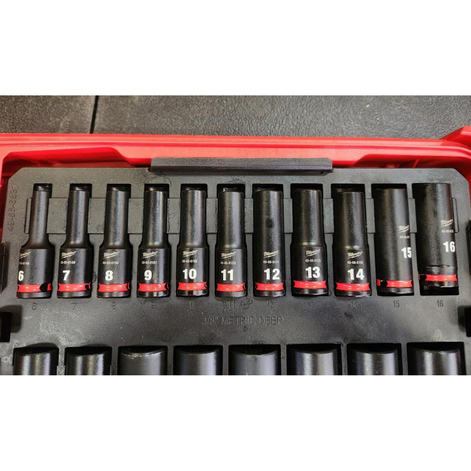 Phoenix NEW Milwaukee SHOCKWAVE Impact-Duty 3/8 in. Drive Metric Deep Well Impact PACKOUT Socket Set (19-Piece)