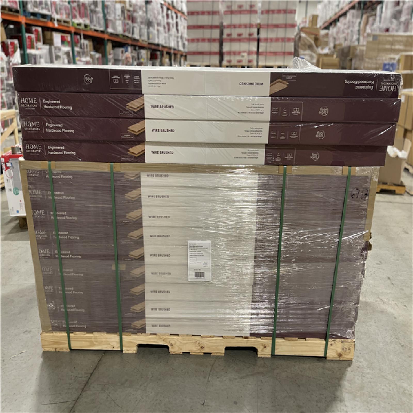 DALLAS LOCATION- NEW! HOME DECORATORS COLLECTION NATURAL WHITE OAK (42.948 sq.ft./case) PALLET (65 UNITS)
