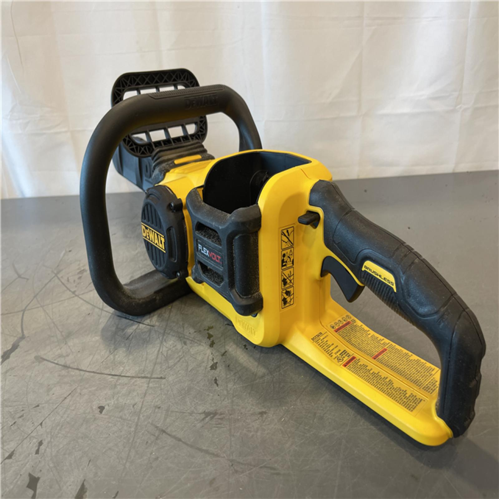 AS-IS - DEWALT  FLEXVOLT 60V MAX 16in. Brushless Cordless Battery Powered Chainsaw Kit