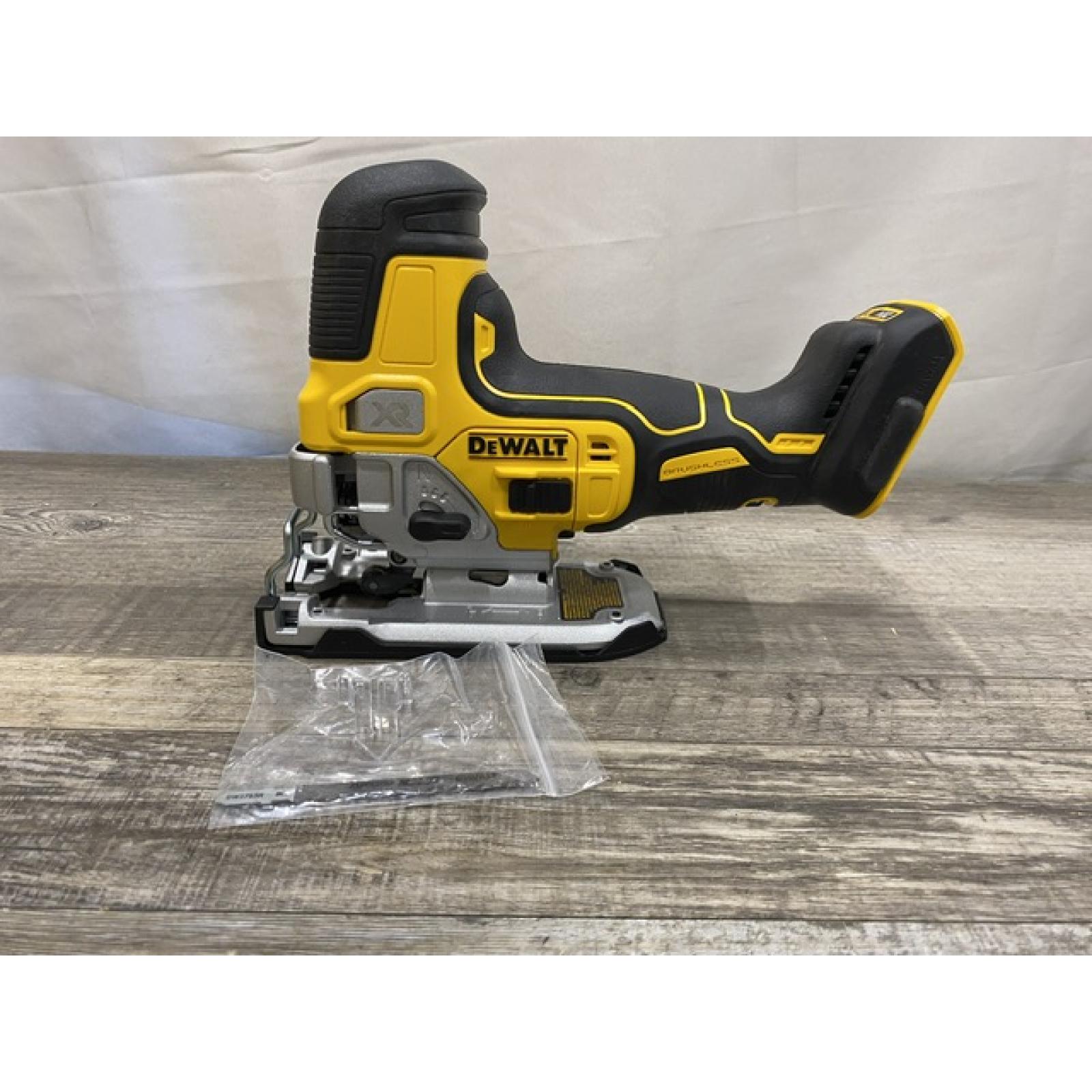 AS-IS DEWALT 20V MAX XR Cordless Barrel Grip Jigsaw (Tool Only)