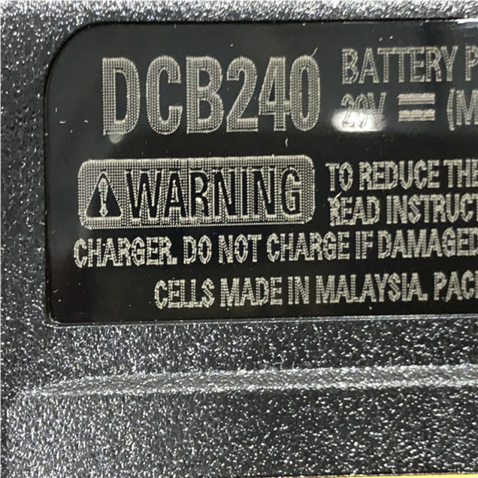 AS-IS DEWALT 20V MAX Lithium-Ion 6.0Ah and 4.0Ah Battery and Charger Starter Kit