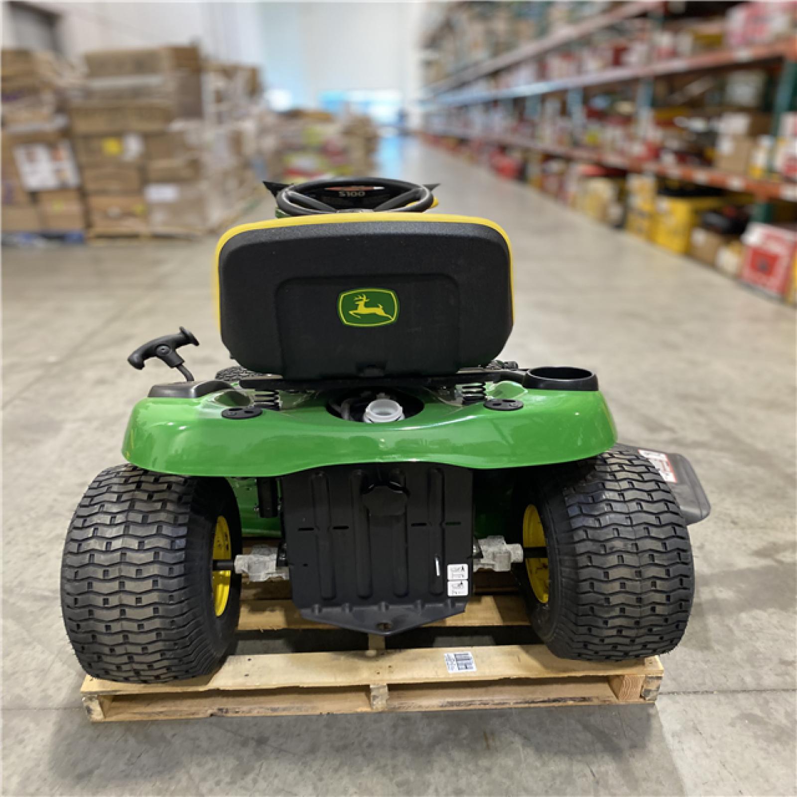 Dallas Location - As-Is John Deere S100 42 in. 17.5 HP Gas Hydrostatic Riding Lawn Mower